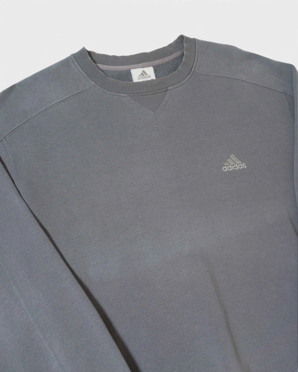 Sudadera Adidas Gris Plomo Vintage 00s — Talla M