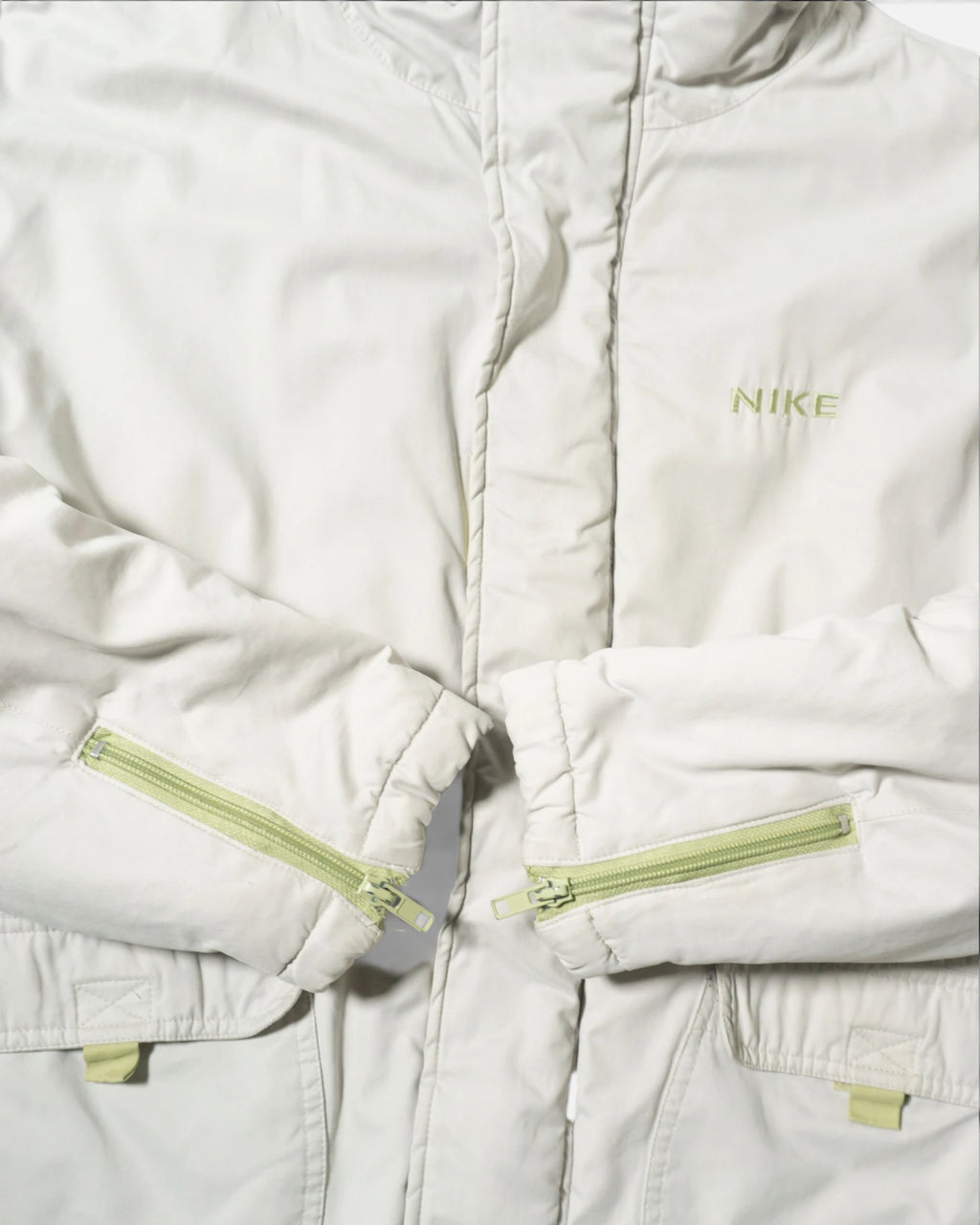 Chaqueta Nike Acolchada Hueso Verde Vintage — Talla L Mujer