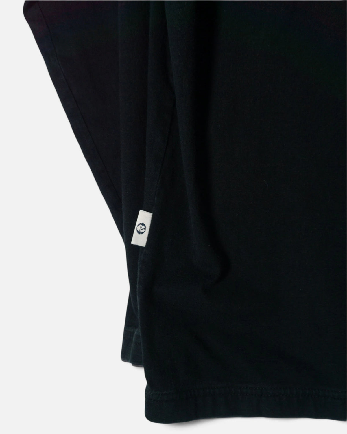 Camiseta Sergio Tacchini Negra Vintage 90s — Talla XL