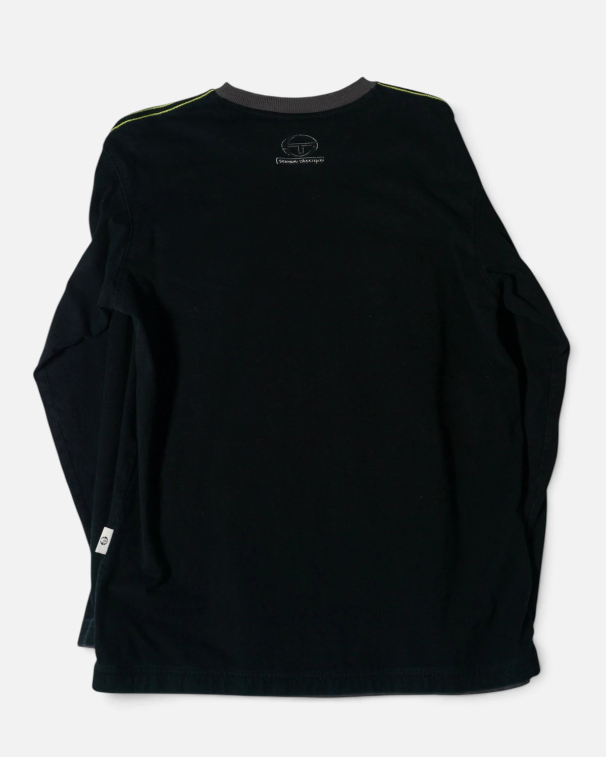 Camiseta Sergio Tacchini Negra Vintage 90s — Talla XL