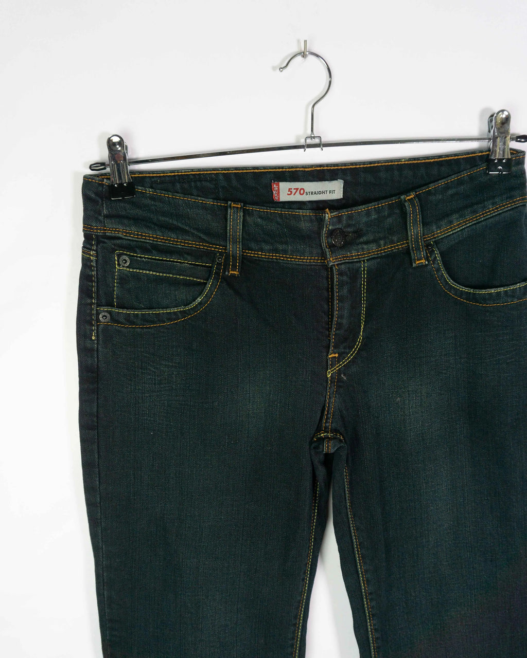 Vaquero Levis 570 oscuro 31