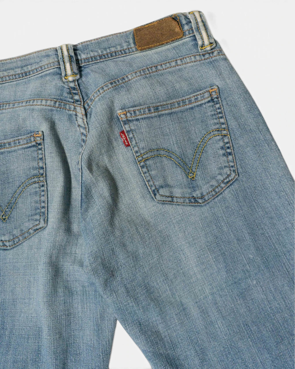 Vaqueros Levi's Acampanados Azules Vintage — Talla W38 Mujer
