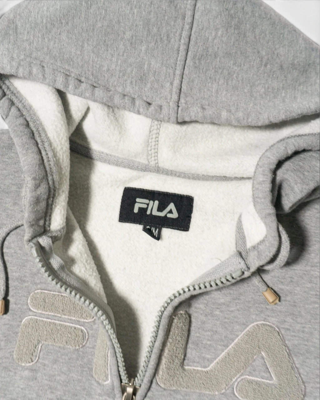 Chaqueta Sudadera Fila Gris con Capucha Vintage — Talla S/M