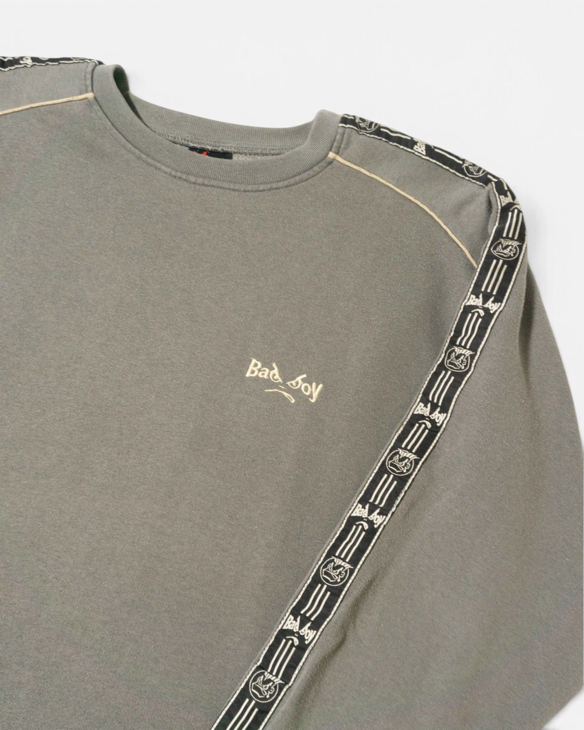 Sudadera Bad Boy Gris con Cintas en las Mangas Vintage — Talla XL