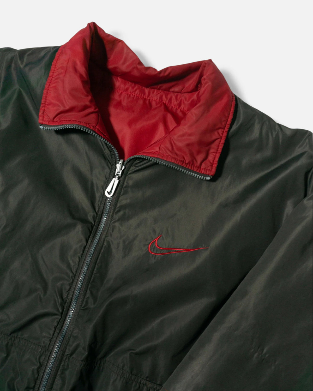 Chaqueta Nike Reversible Negra y Roja Vintage 90s — Talla L
