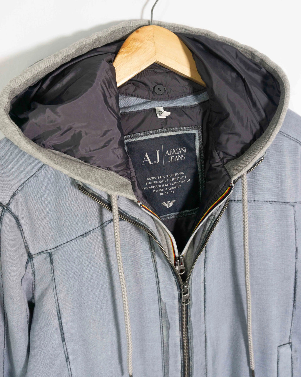 Chaqueta Armani Jeans Y2K con Capucha Gris Mujer — Talla L