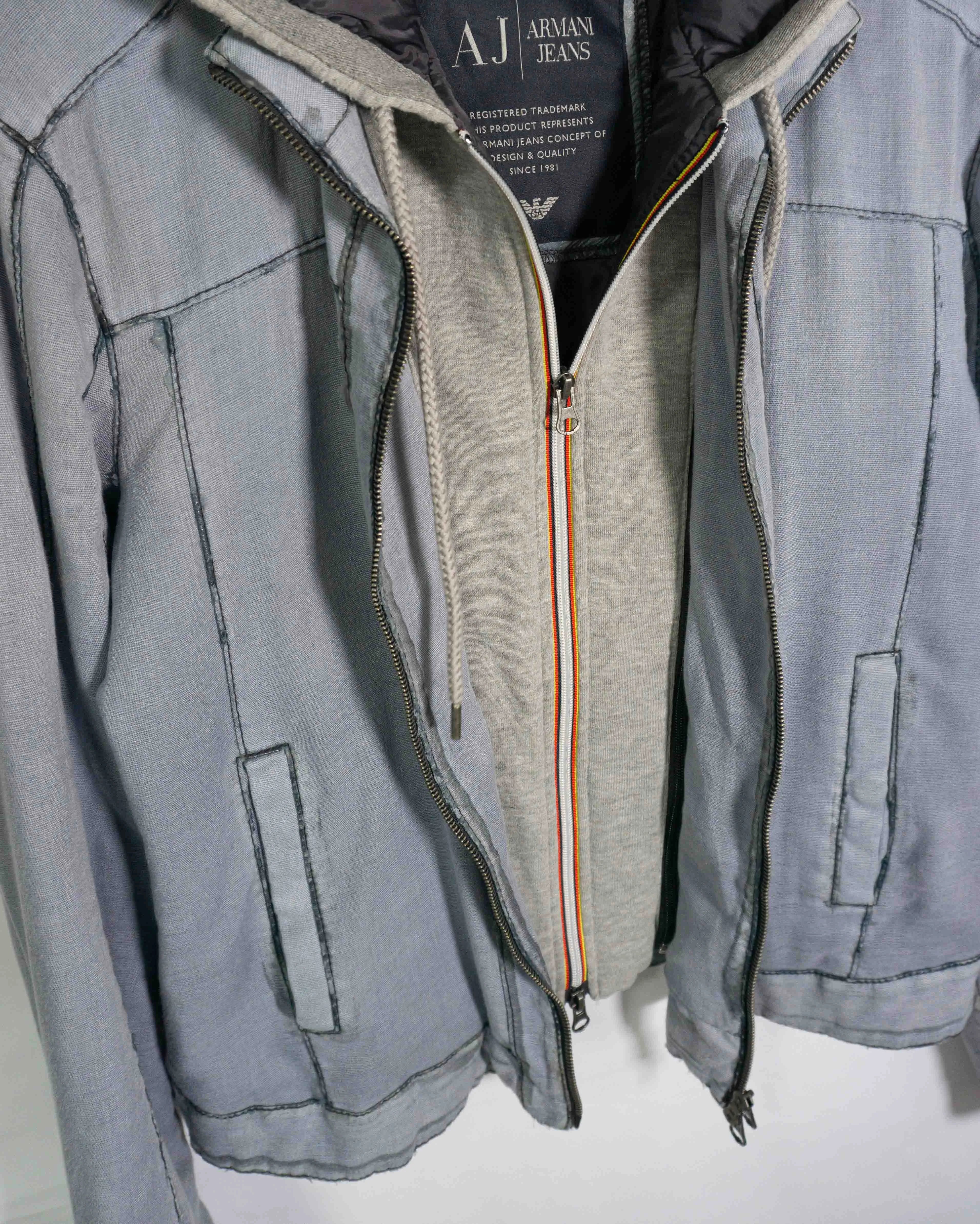 Chaqueta Armani Jeans Y2K con Capucha Gris Mujer — Talla L
