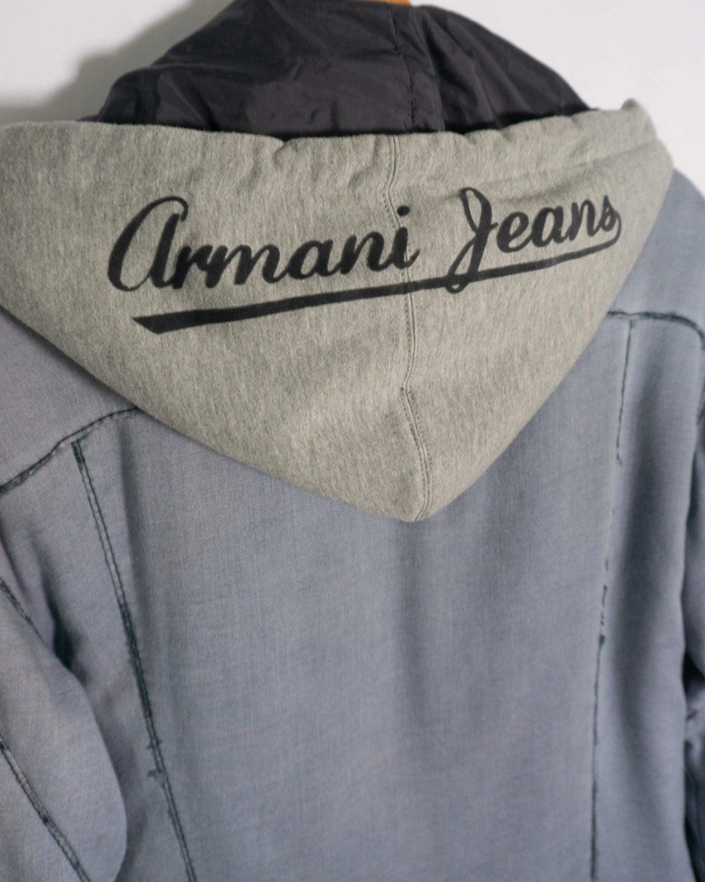 Chaqueta Armani Jeans Y2K con Capucha Gris Mujer — Talla L