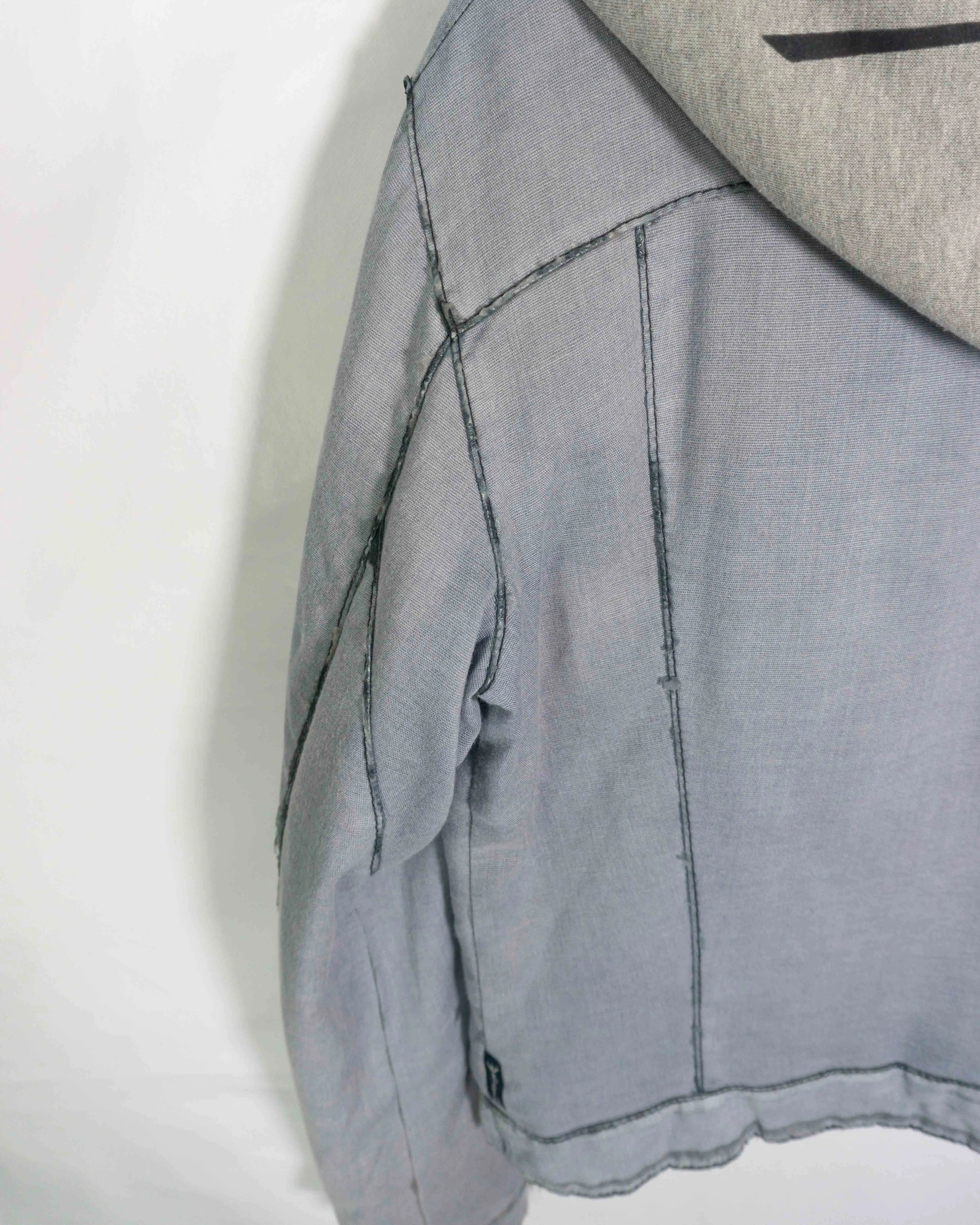 Chaqueta Armani Jeans Y2K con Capucha Gris Mujer — Talla L