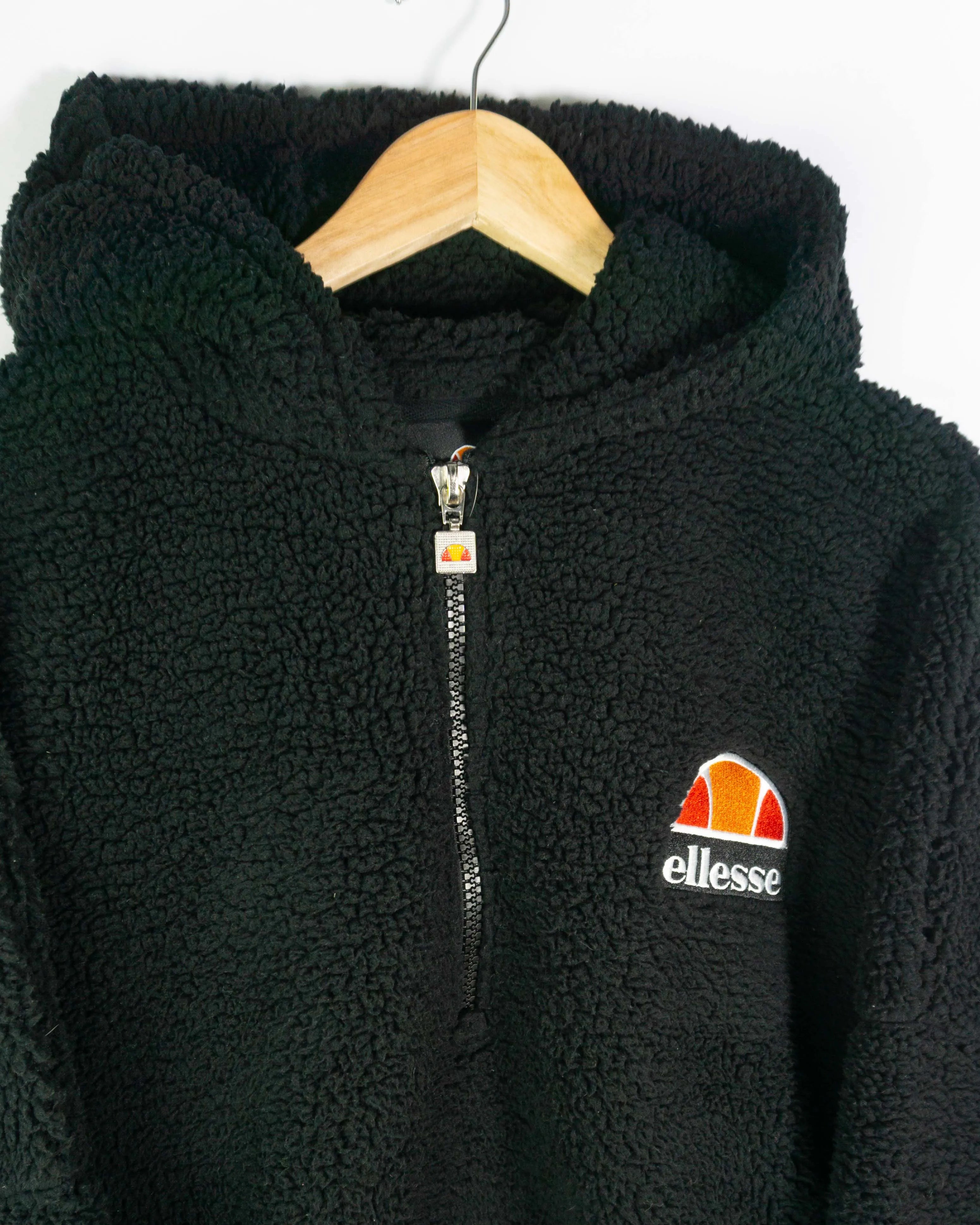 Forro polar 1/4 zip Ellesse bordado negro M oversize