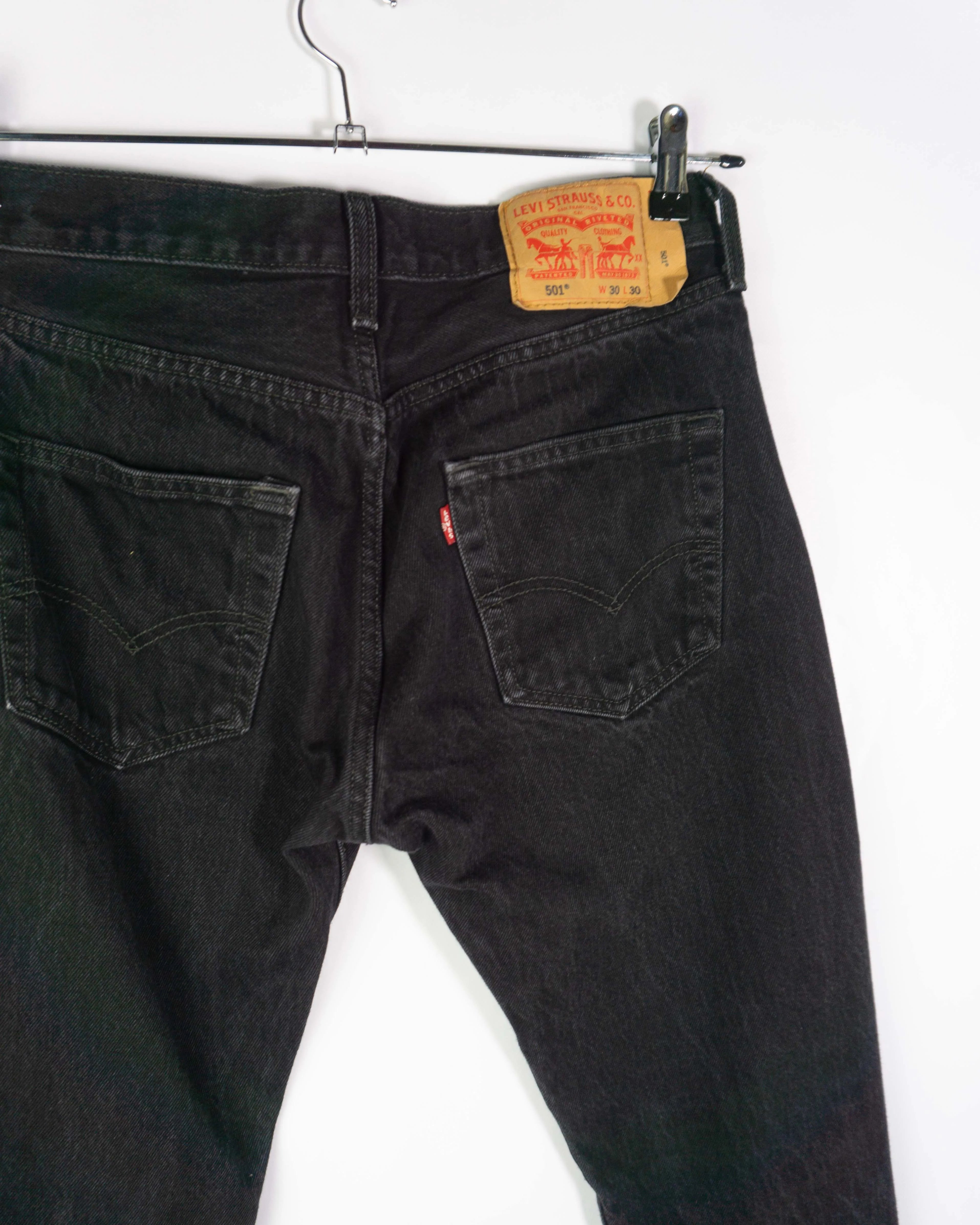 Pantalón levis 501 vintage negro W30