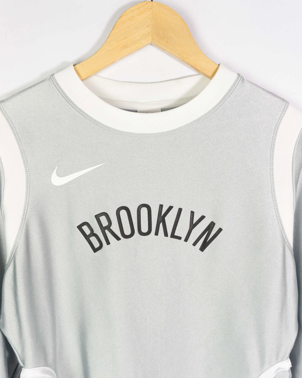 Camiseta deportiva Nike Brooklyn gris/blanco XS
