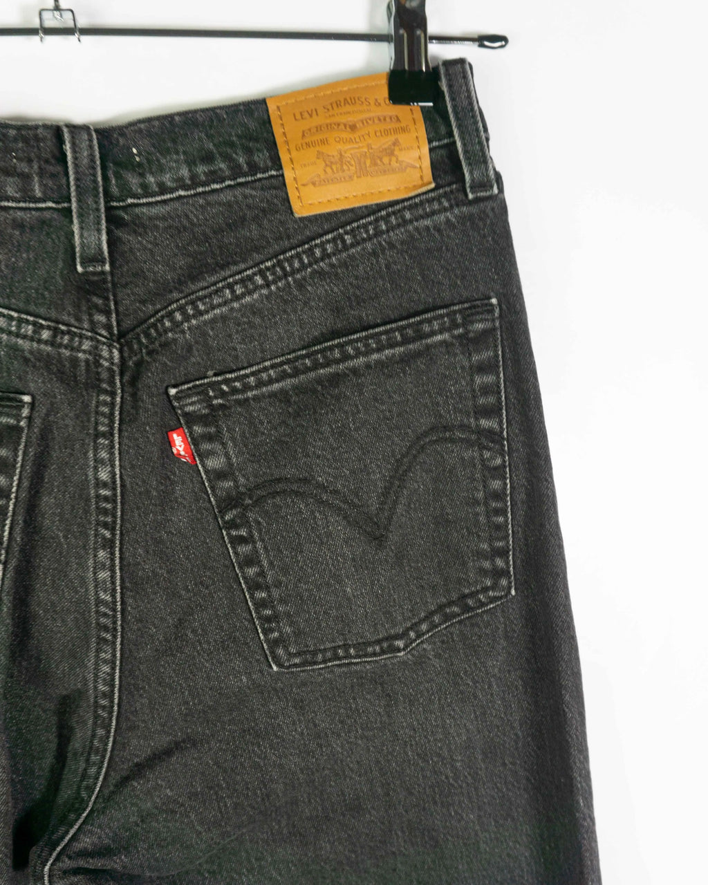 Pantalón vaquero Levis oscuro W30