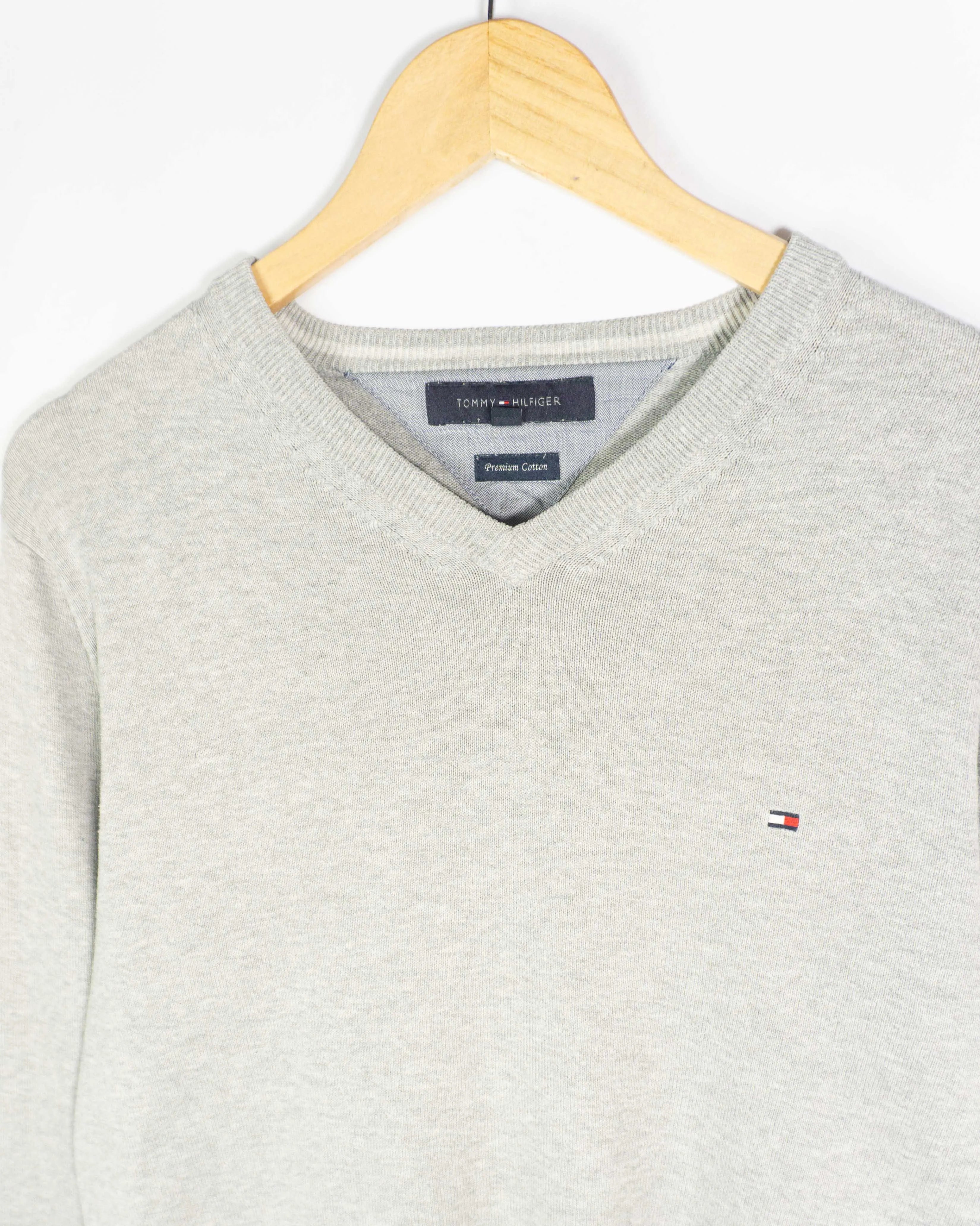 Jersey cuello pico Tommy Hilfiger gris M