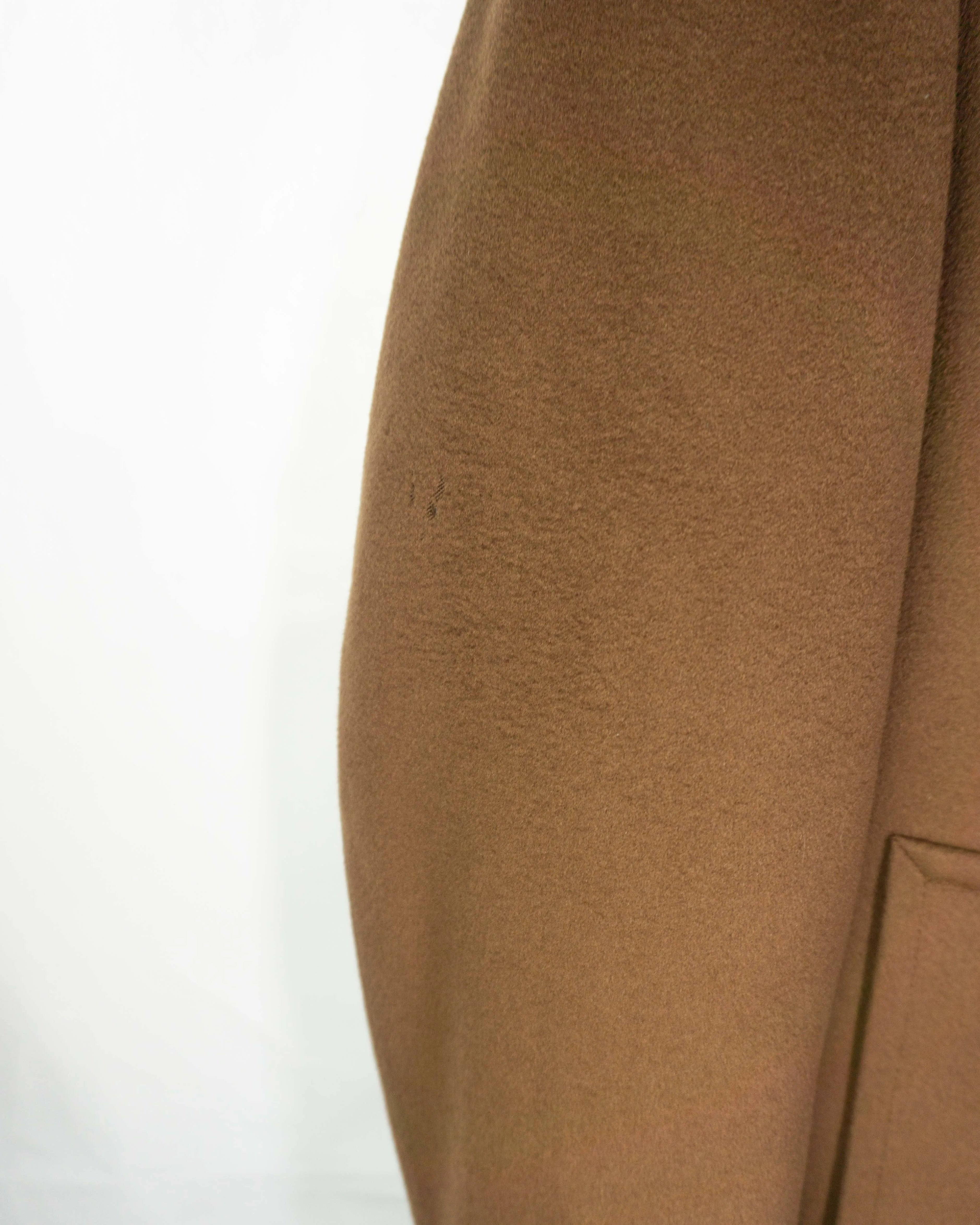 Abrigo Hugo Boss Vintage 90s Camel — Talla L