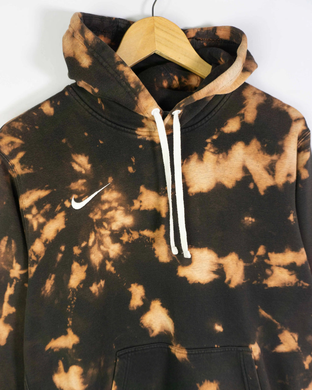 Sudadera Nike tie-dye negro y naranja — Talla L