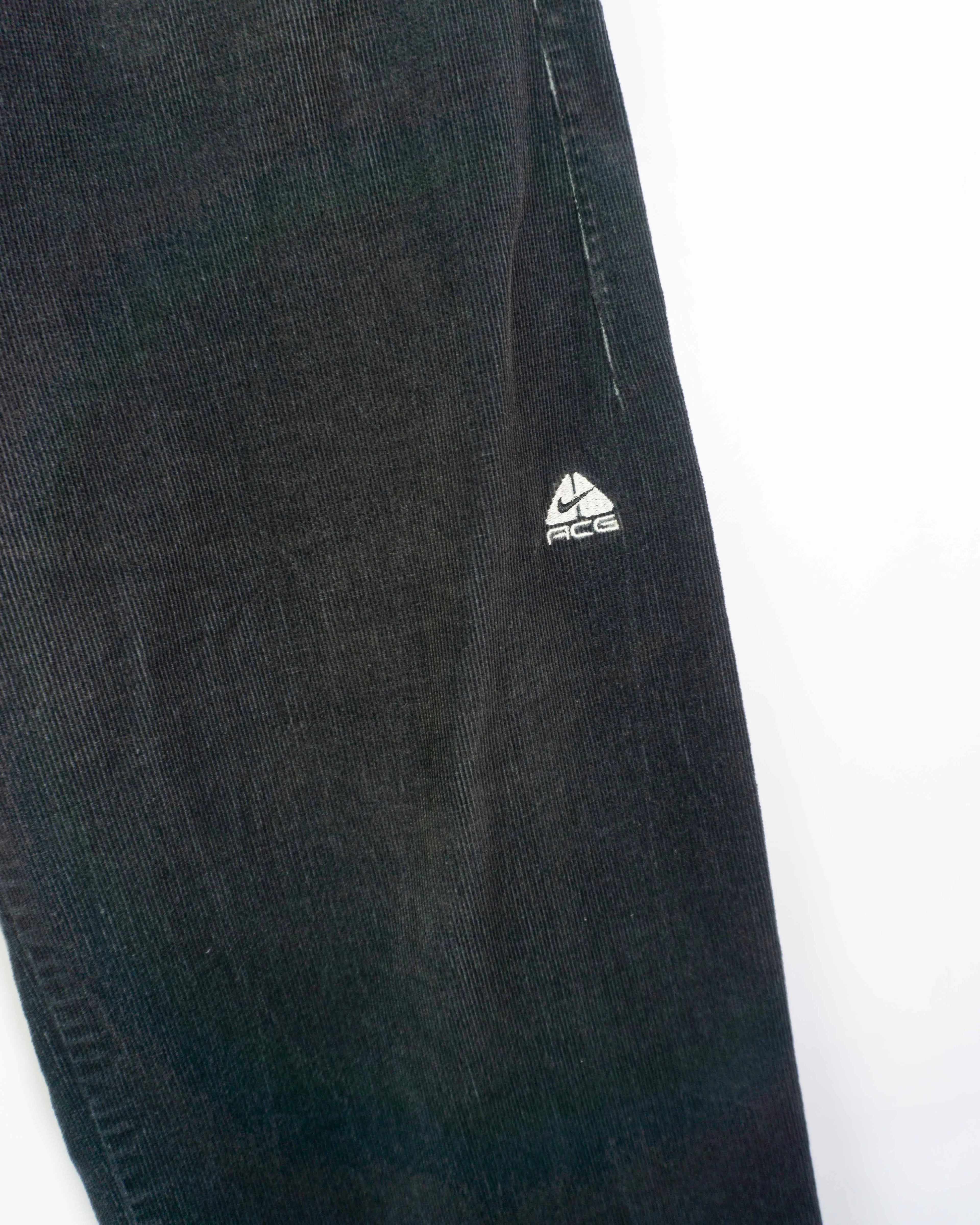 Pantalón Nike ACG Vintage 2000s Pana — Talla 36