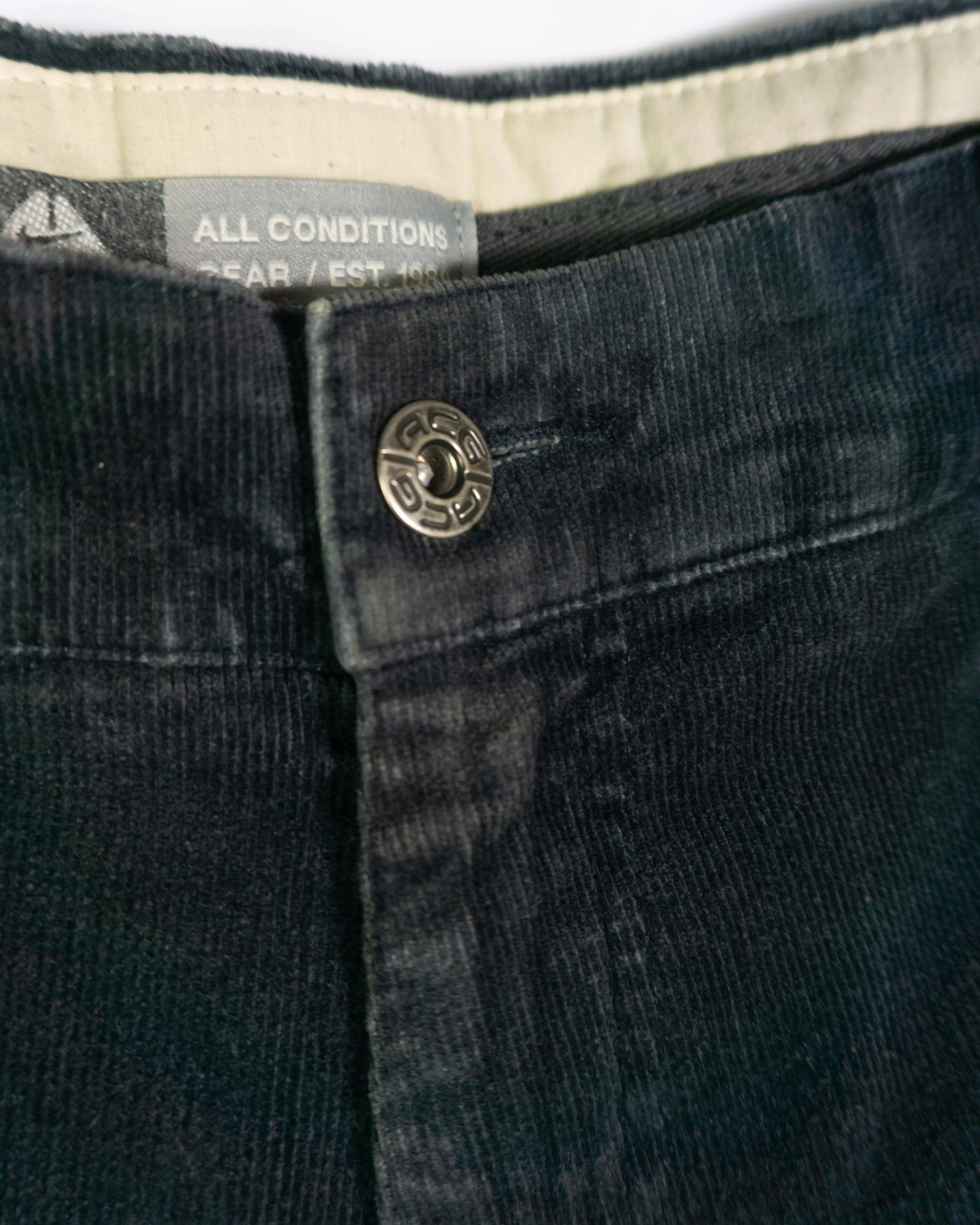 Pantalón Nike ACG Vintage 2000s Pana — Talla 36