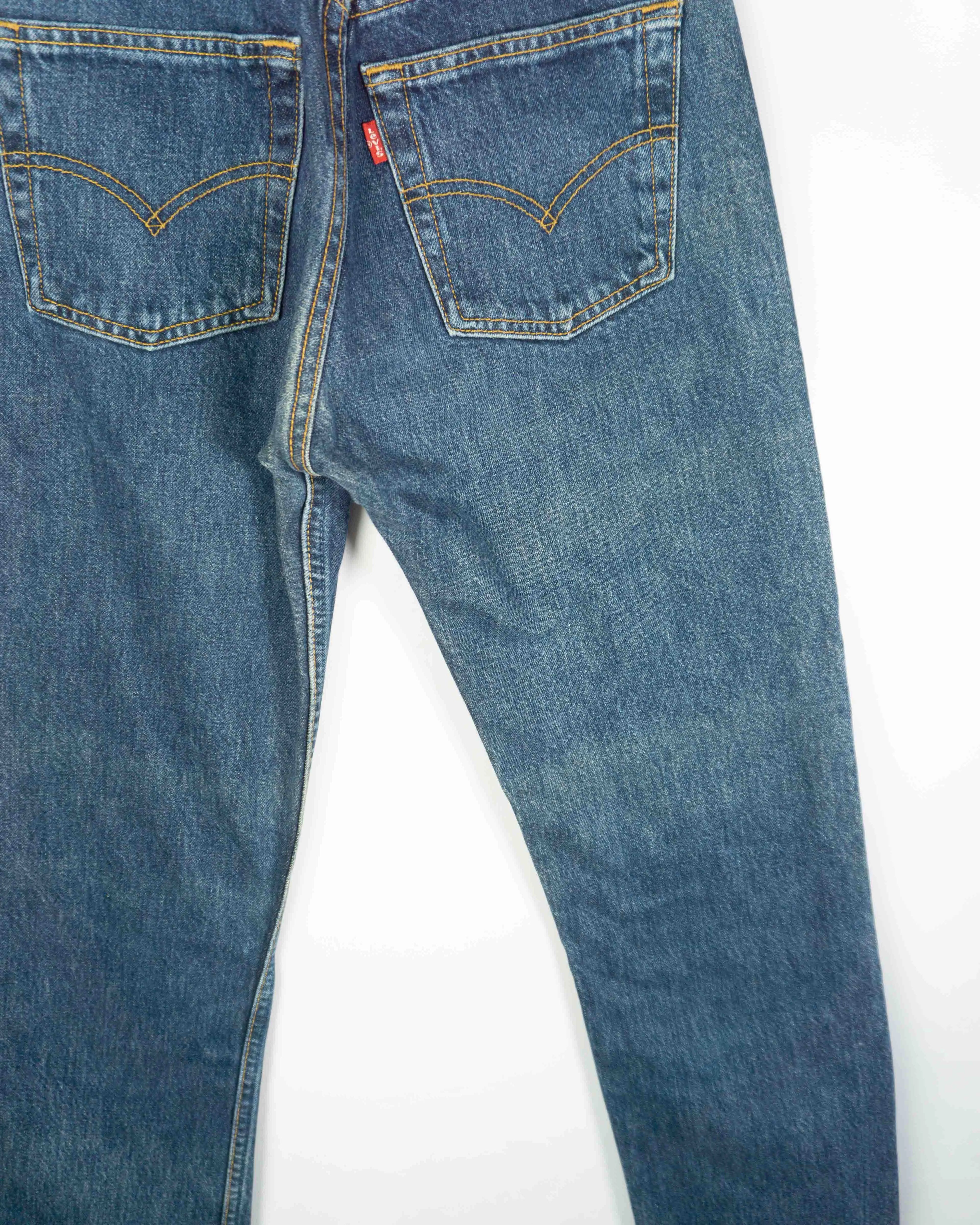 Vaqueros Levi's 501 Azul Medio Vintage 00s — Talla W27