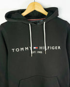 Sudadera Tommy Hilfiger Logo Bordado Negra — Talla S