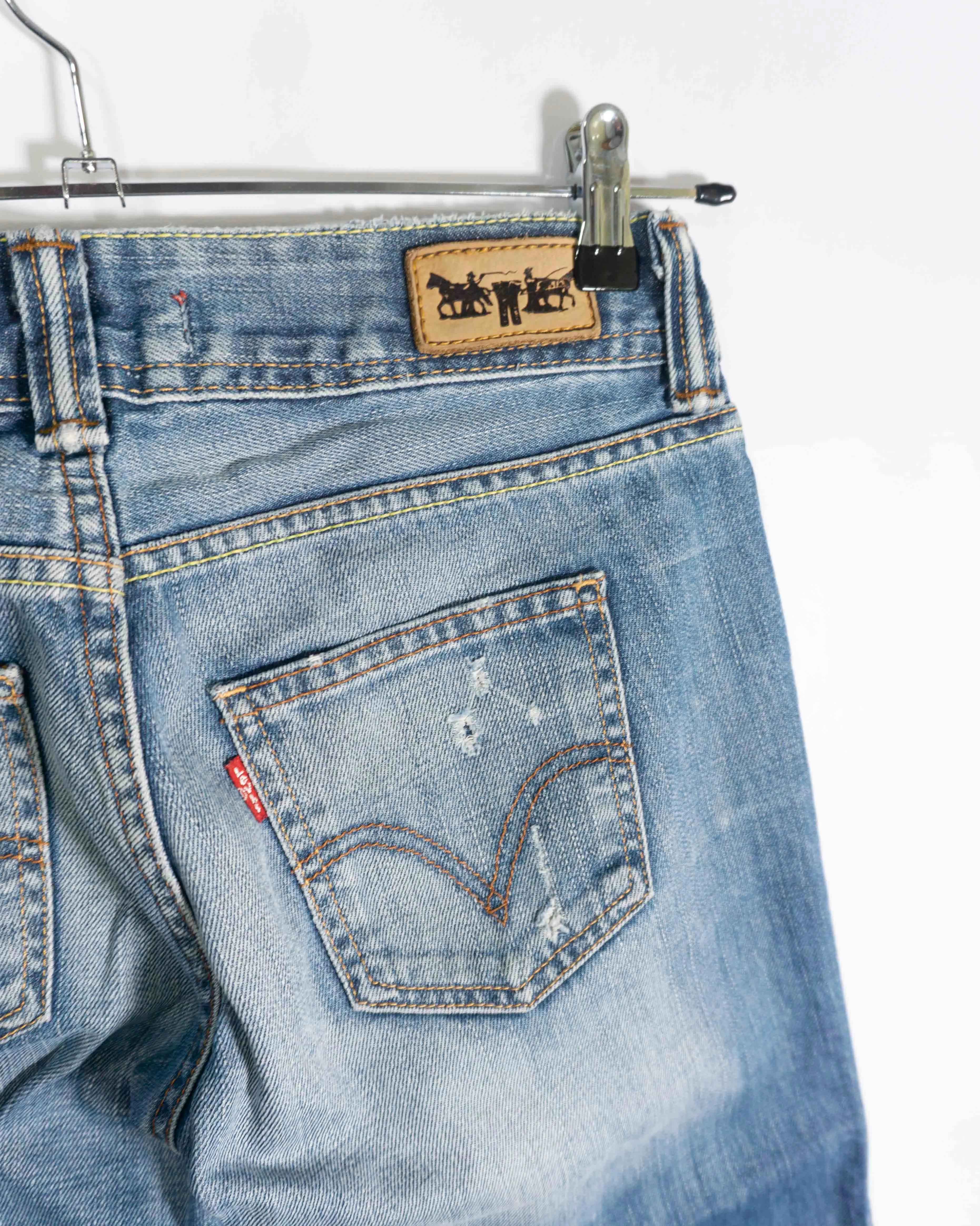 Vaqueros Levis Bootcut Azul Claro Distressed 00s Mujer — Talla W29