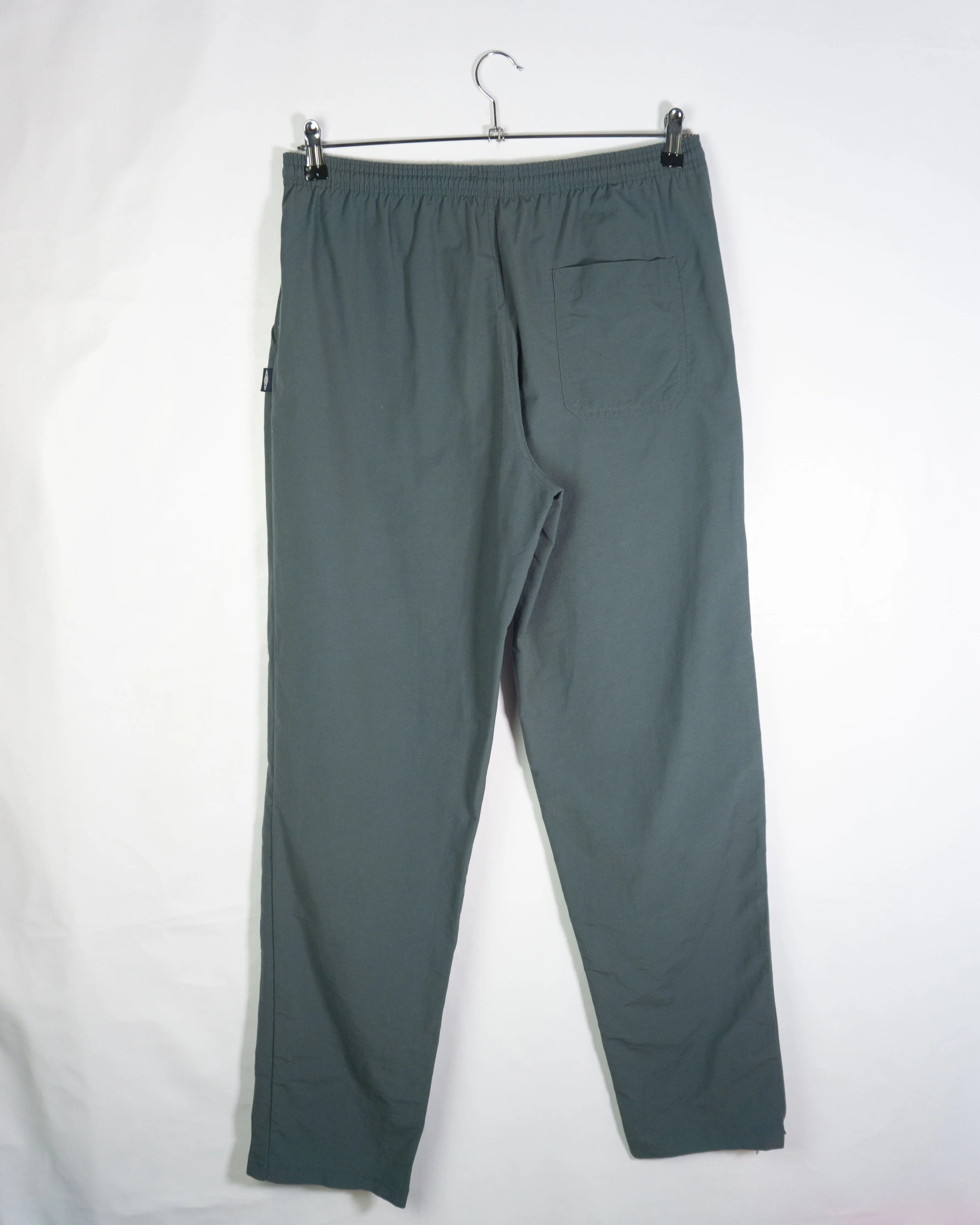 Pantalón Umbro Deportivo Verde Grisáceo Vintage 90s — Talla L