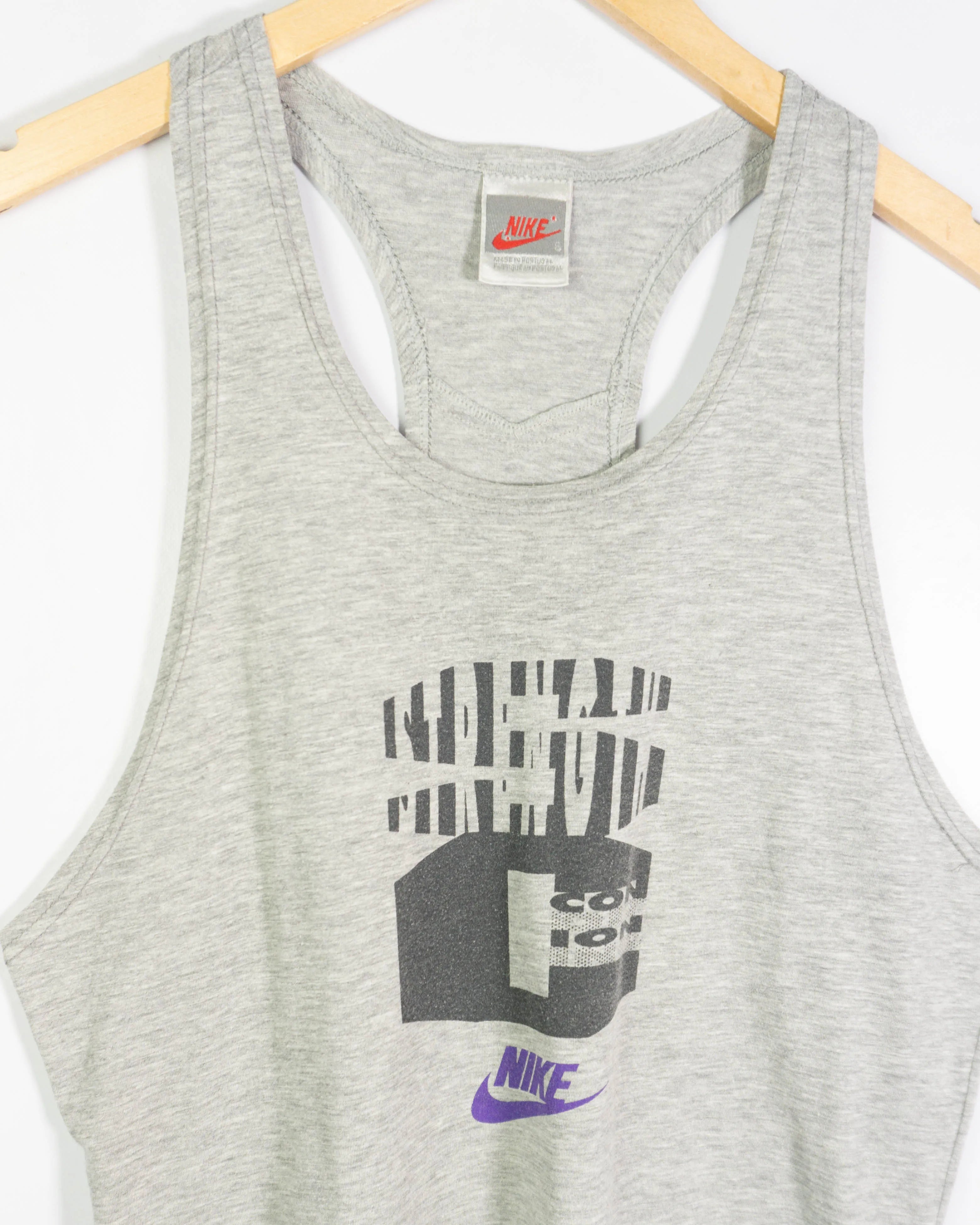 Camiseta Tirantes Nike Gráfico Gris Vintage 90s — Talla S