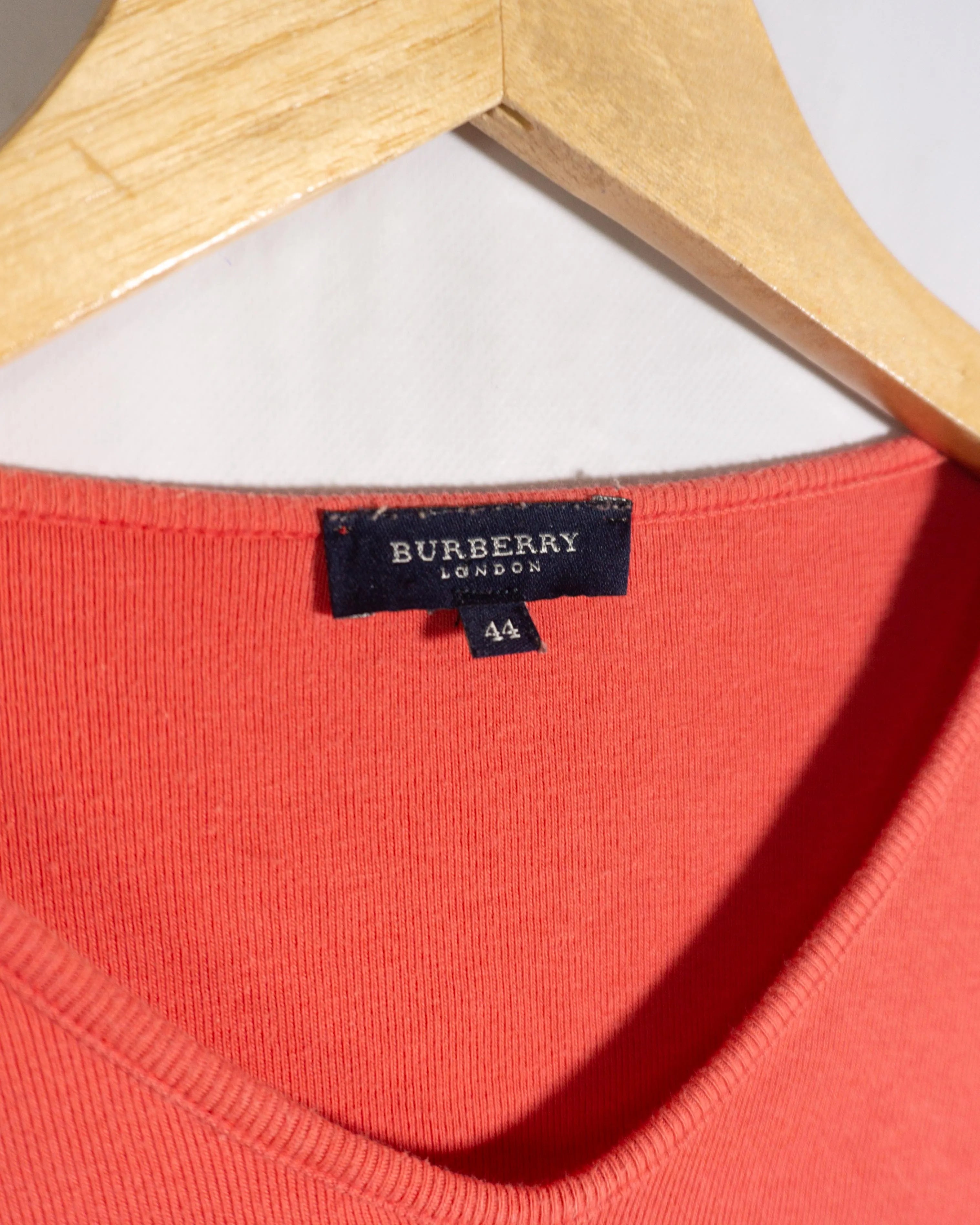 Camiseta Burberry London Coral Cuello Pico Mujer — Talla 44