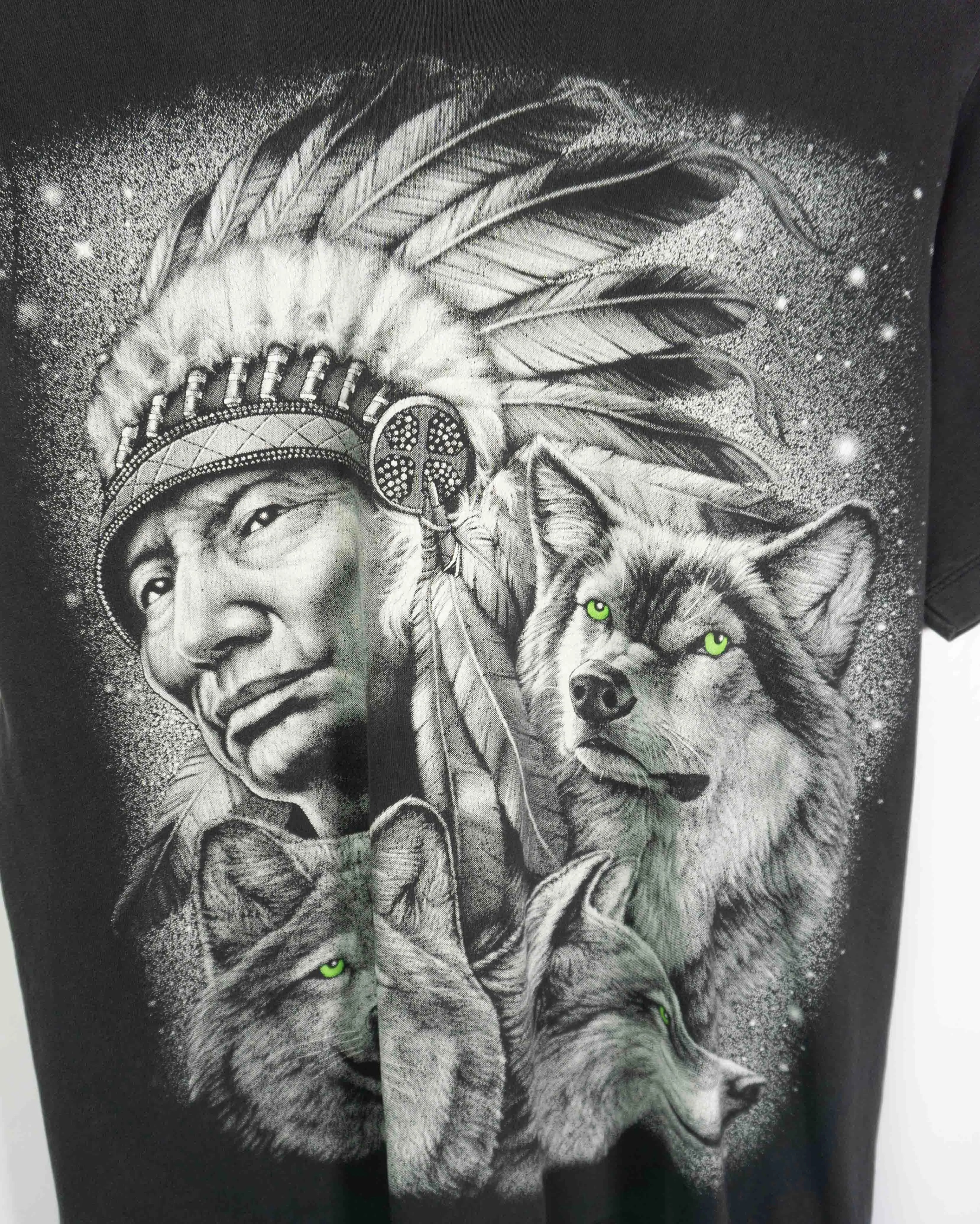 Camiseta Rock Heavy Indio Nativo y Lobos Negra — Talla M