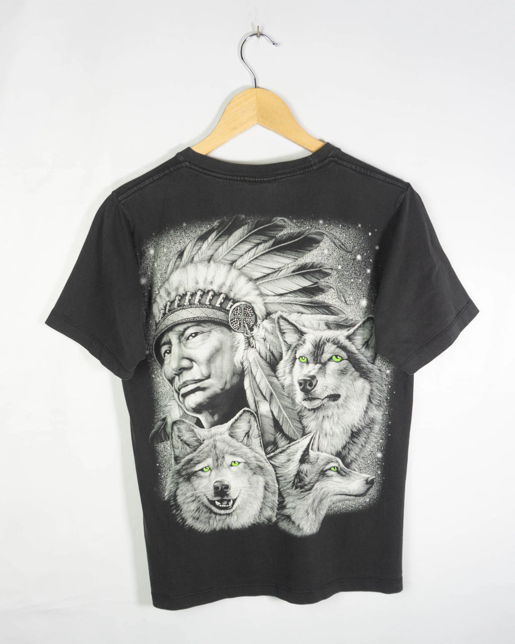Camiseta Rock Heavy Indio Nativo y Lobos Negra — Talla M