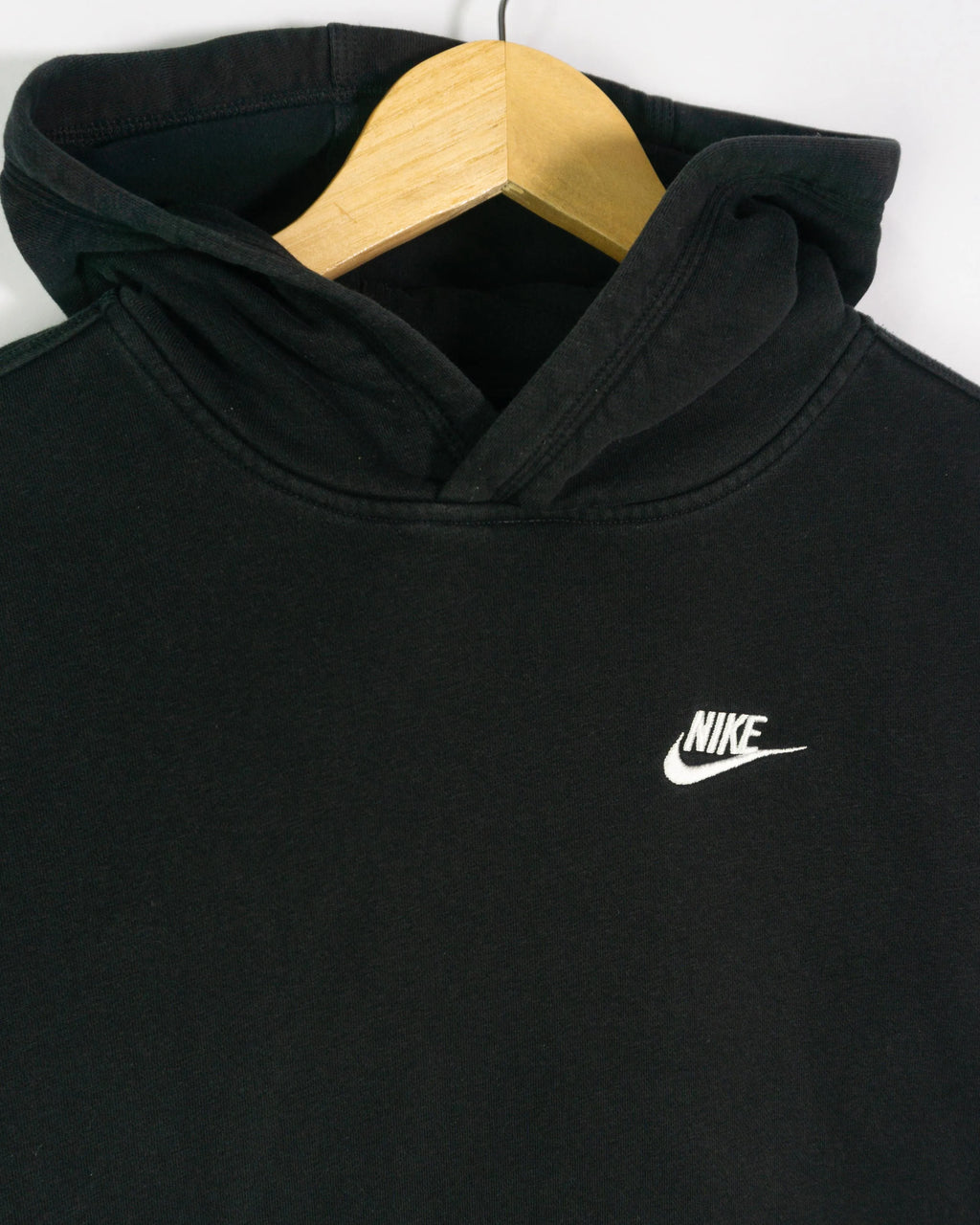 Sudadera Nike Sportswear Negra con Capucha — Talla XS