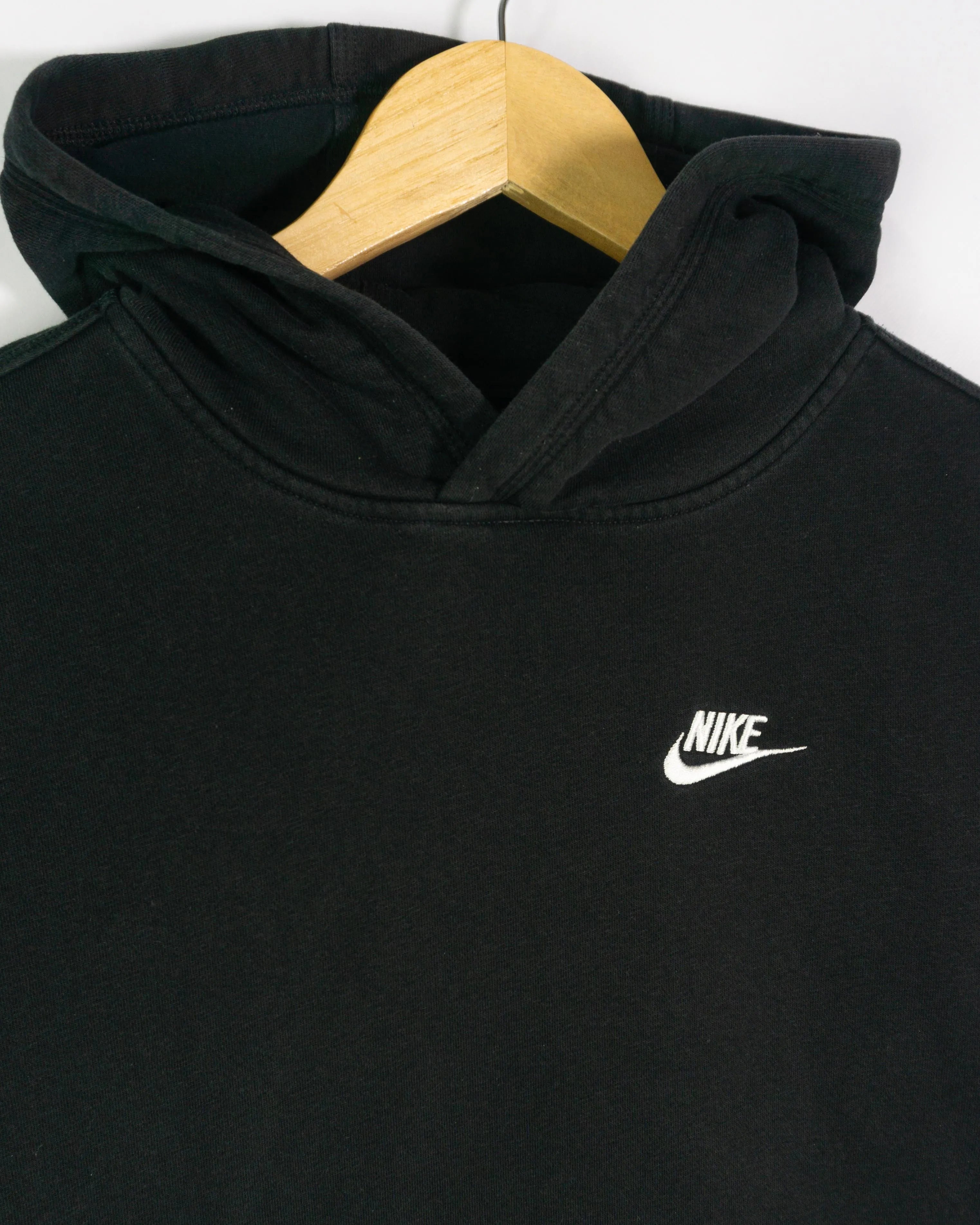 Sudadera Nike Sportswear Negra con Capucha — Talla XS