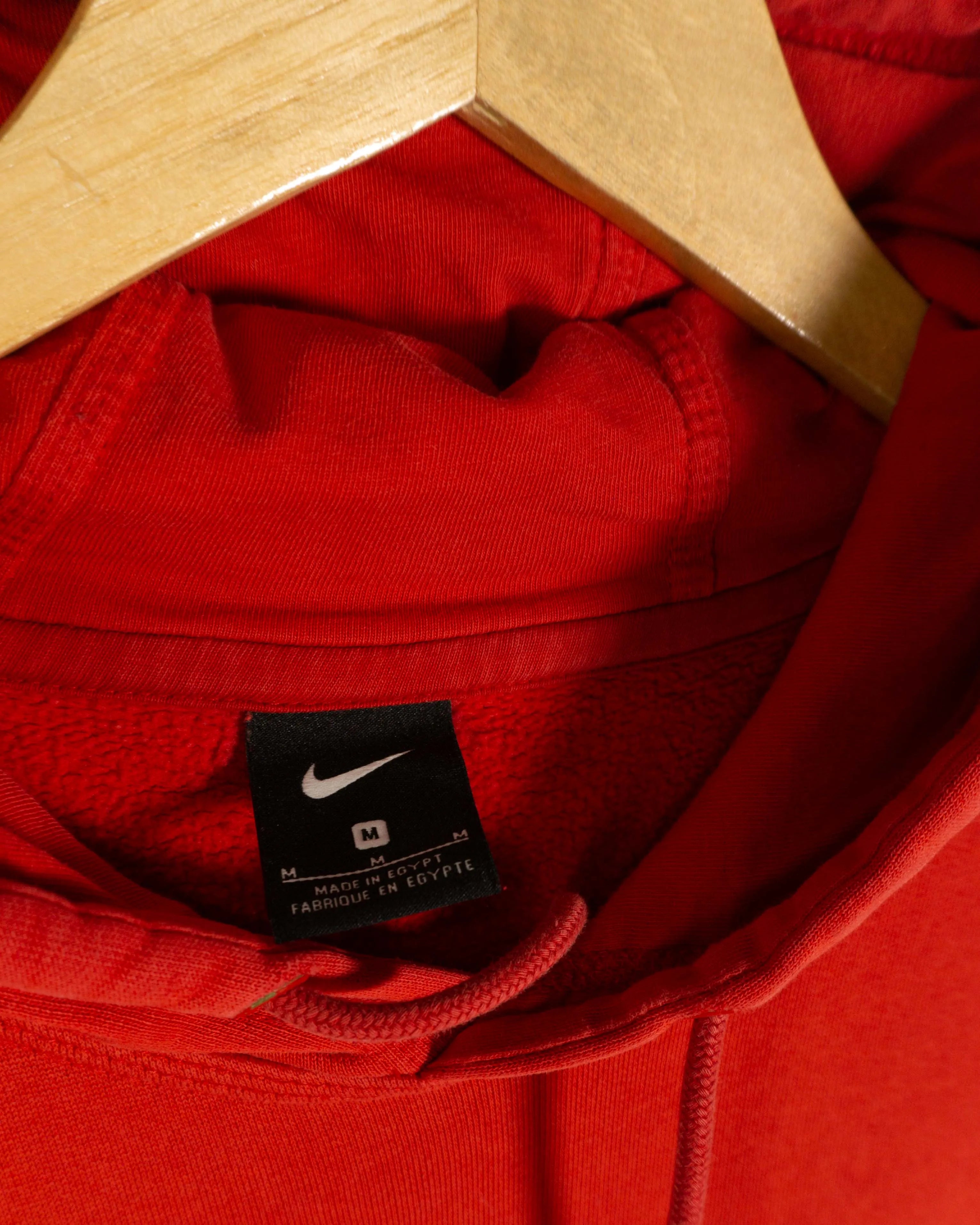 Sudadera Nike Swoosh Roja con Capucha — Talla M
