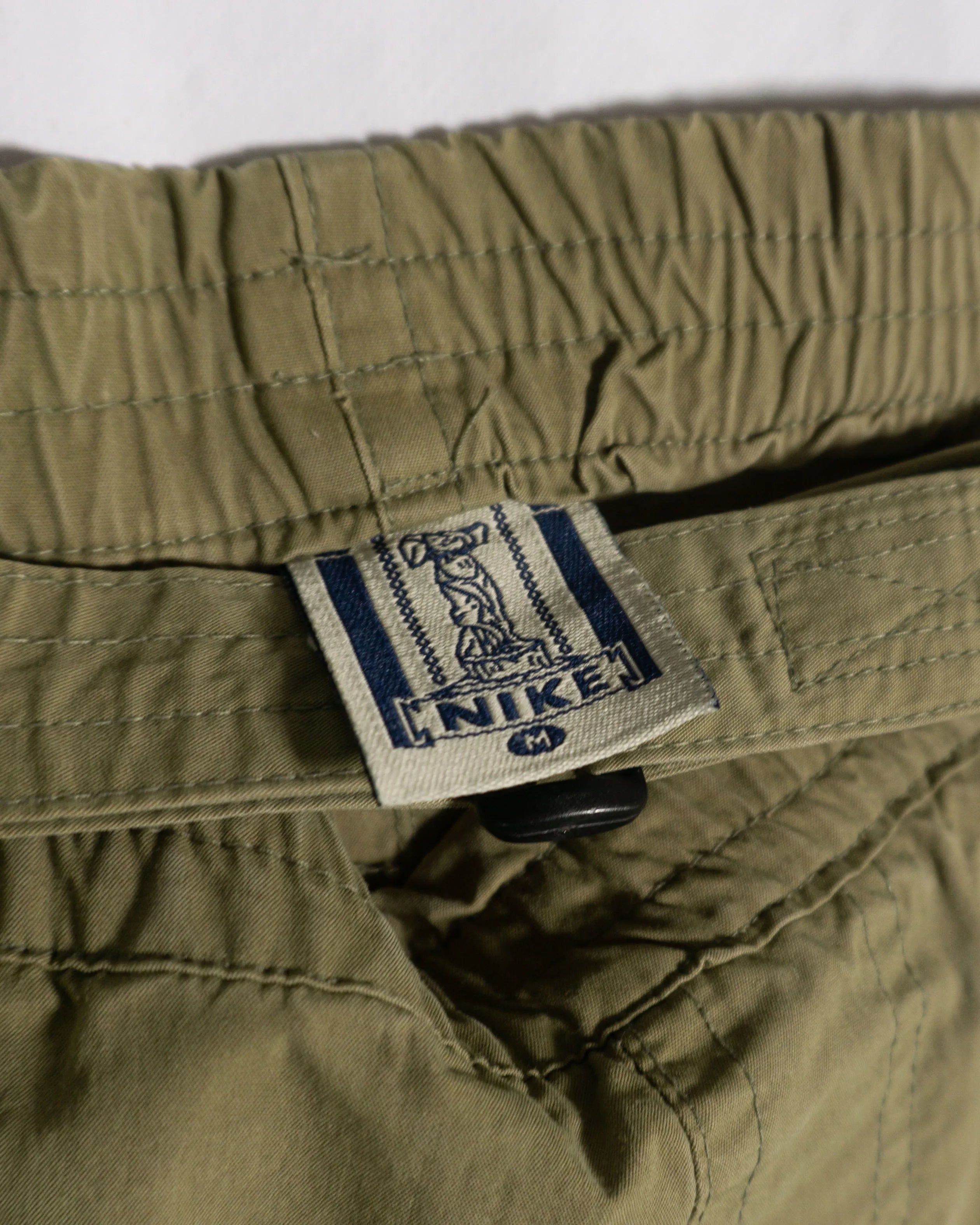 Pantalón Corto Nike Caqui Vintage 90s — Talla M