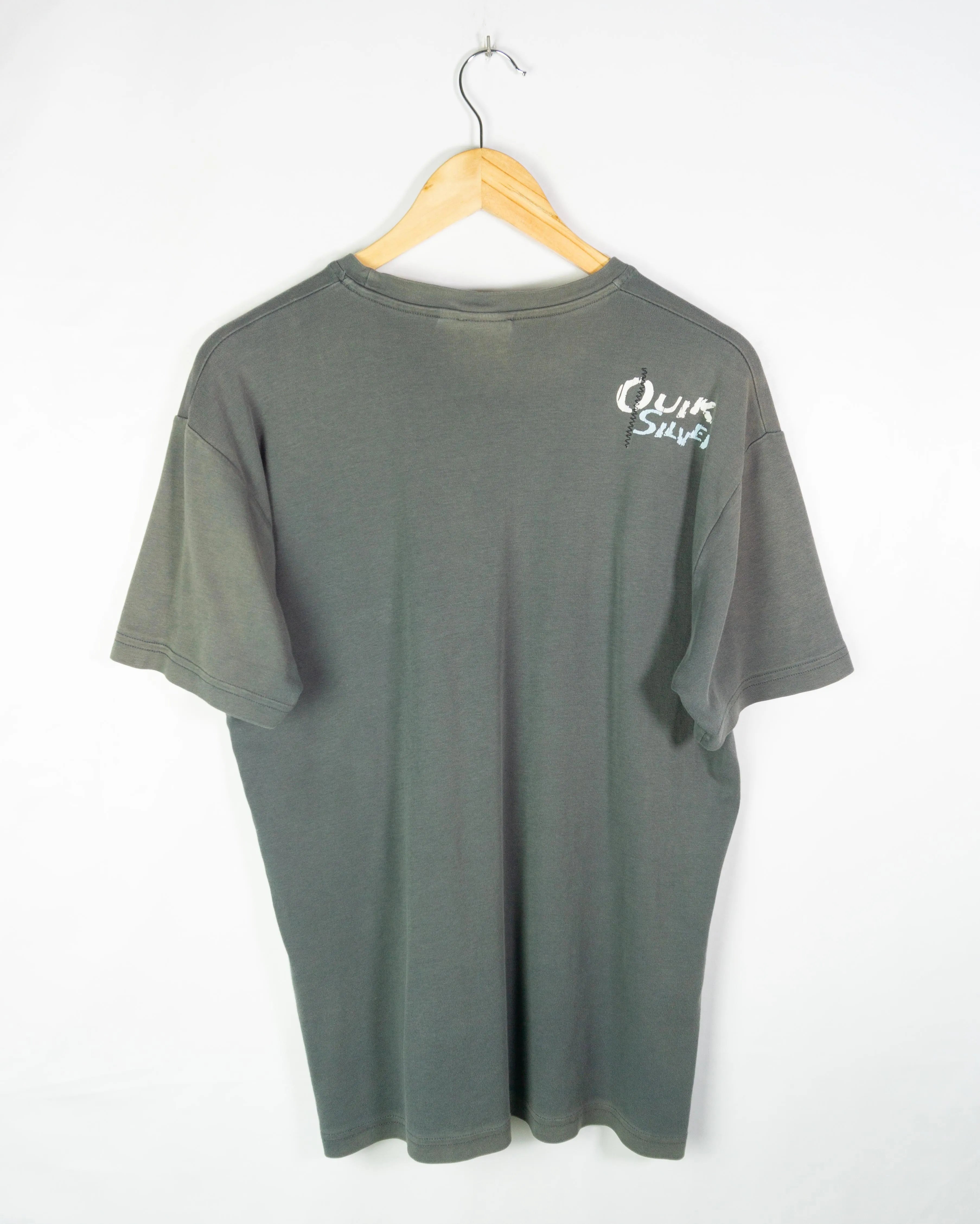 Camiseta Quiksilver Gráfica Gris Vintage 00s — Talla M