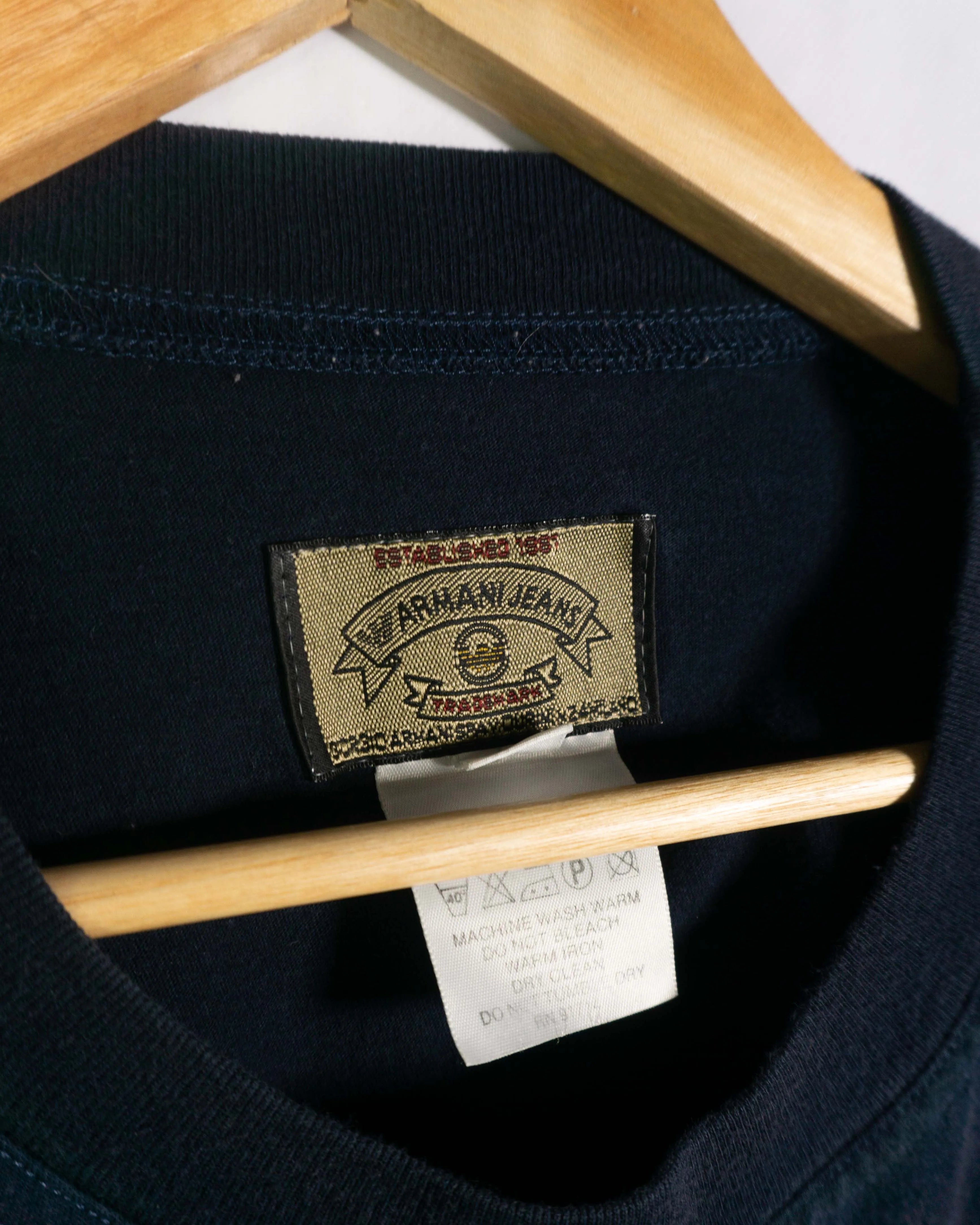 Camiseta Armani Jeans Azul Marino Vintage 90s — Talla L