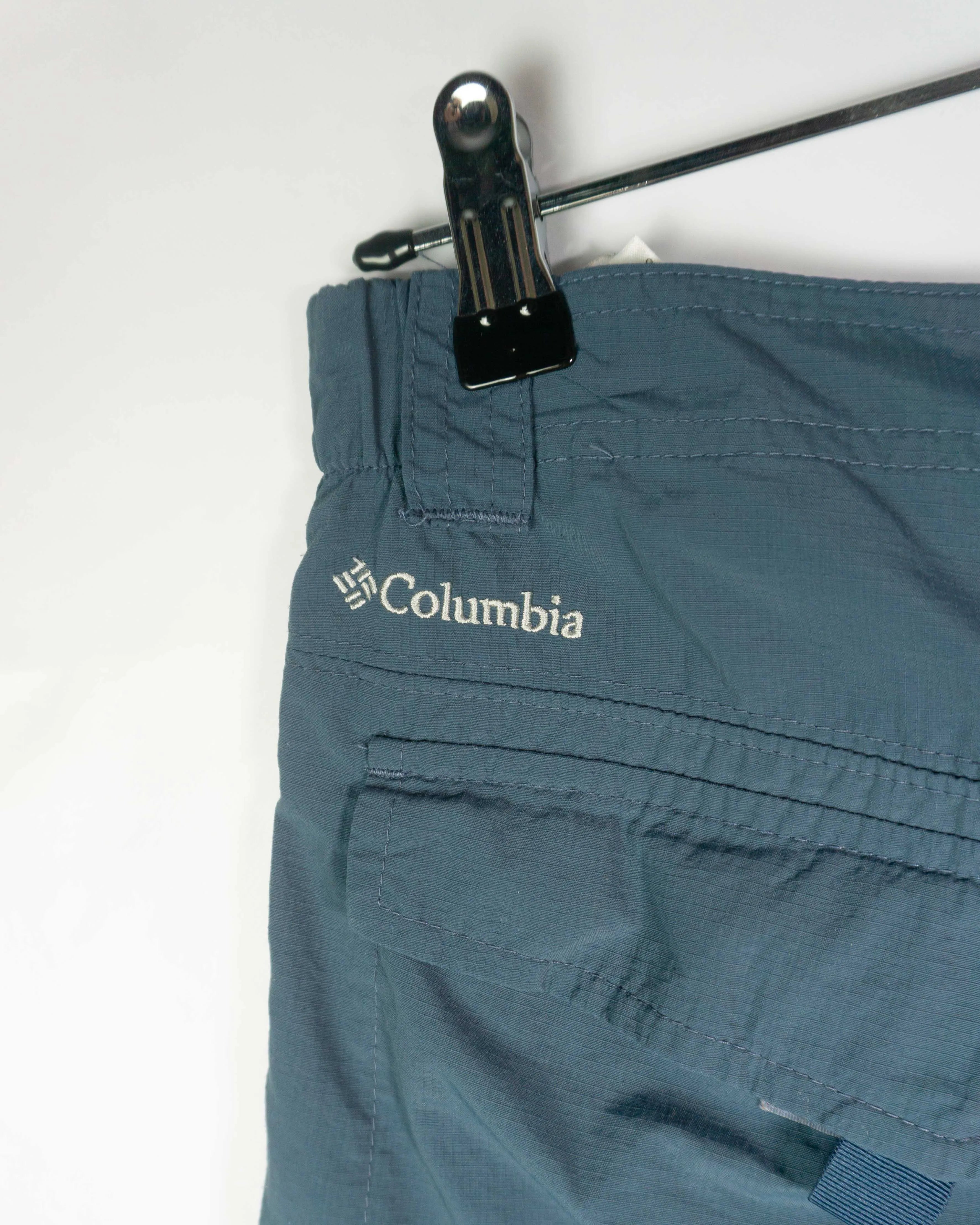 Bermuda Cargo Columbia Azul Petróleo — Talla M