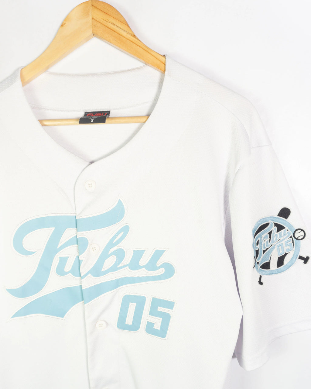 Jersey Béisbol FUBU 05 Blanco Celeste Vintage 00s — Talla S