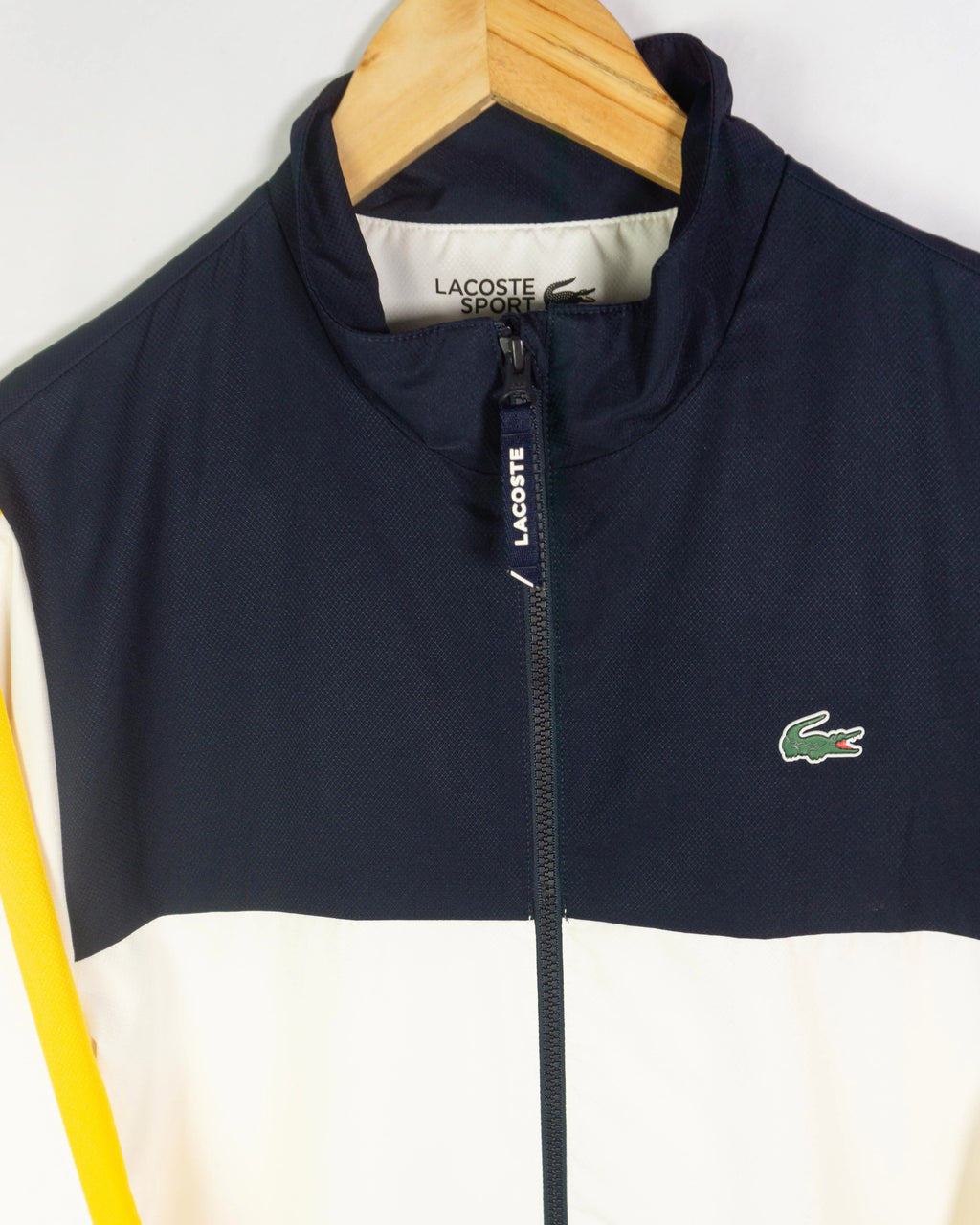 Chaqueta Lacoste Sport Azul Marino Amarilla — Talla M