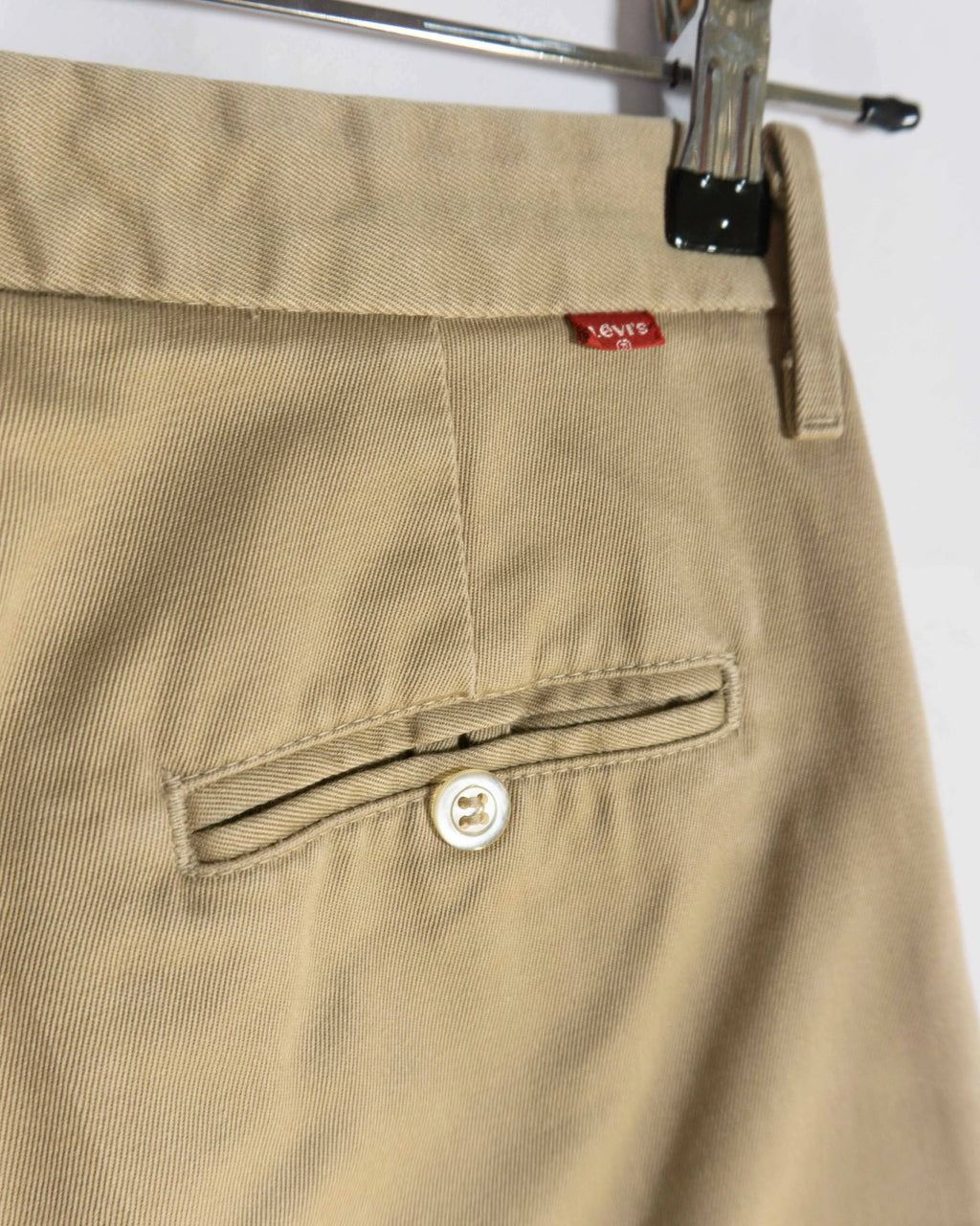 Pantalón Chino Levi's Beige Vintage 90s — Talla W27