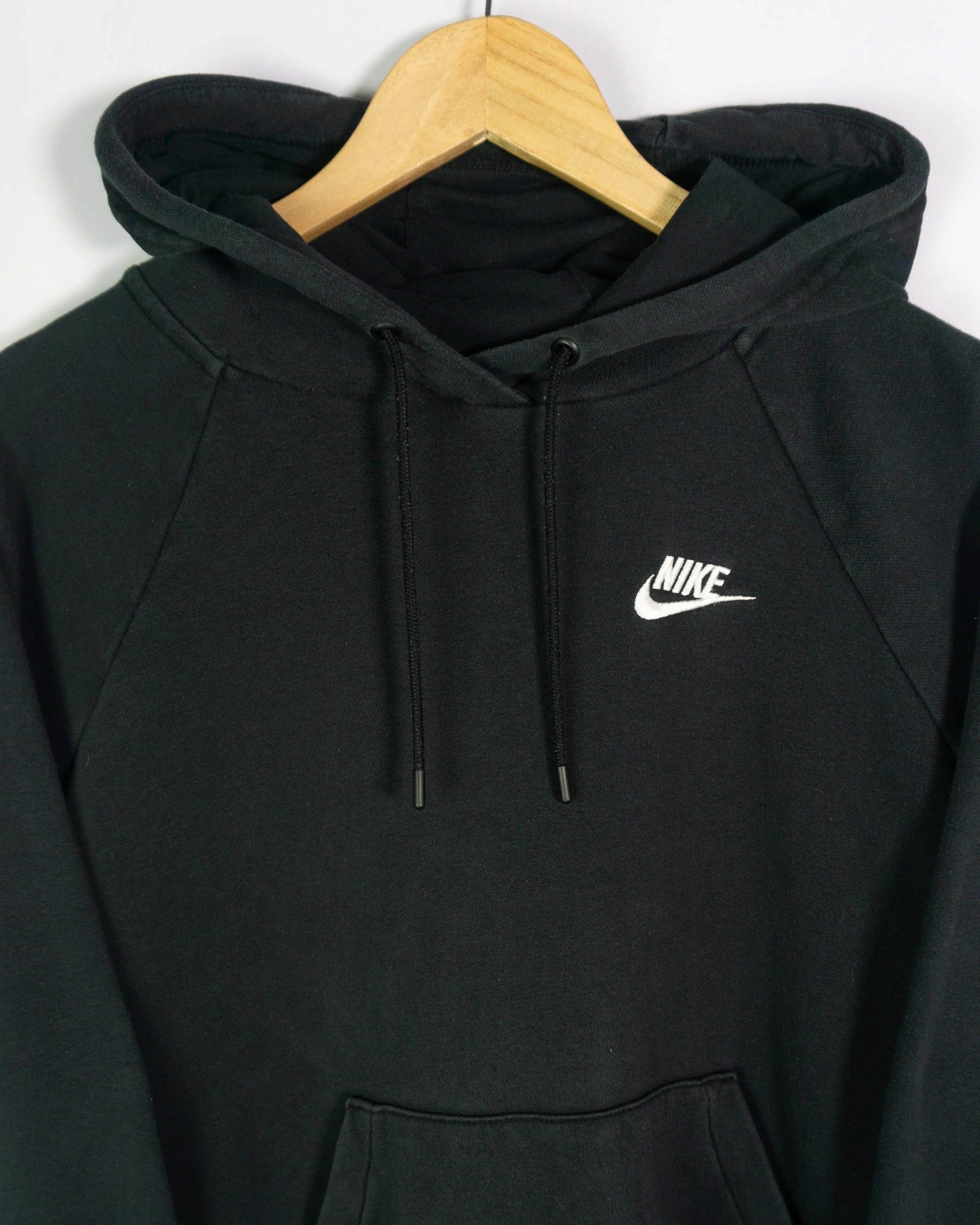 Sudadera Nike Sportswear Negra Logo Bordado — Talla S