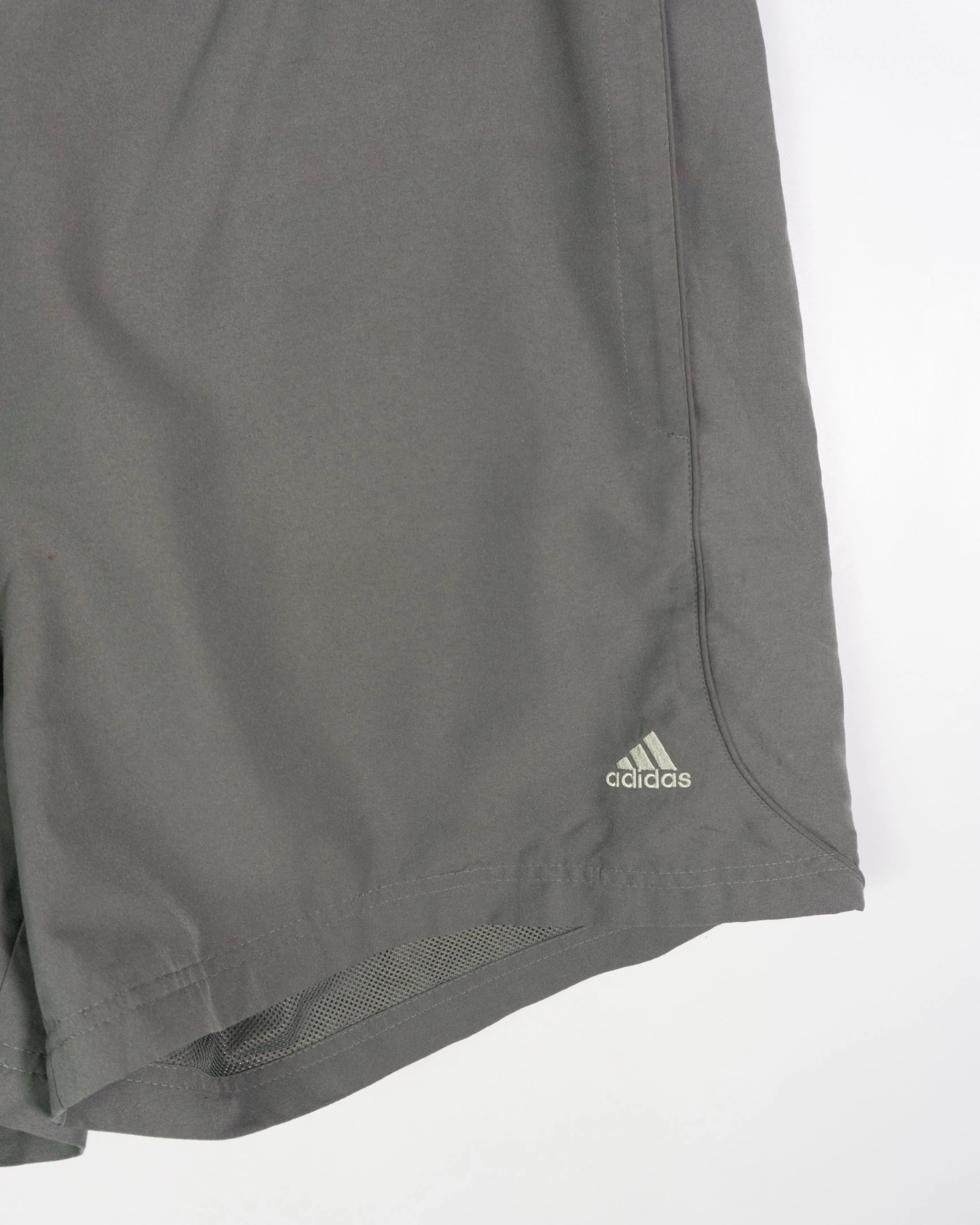 Pantalón Corto Adidas Deportivo Gris Vintage 00s — Talla XL