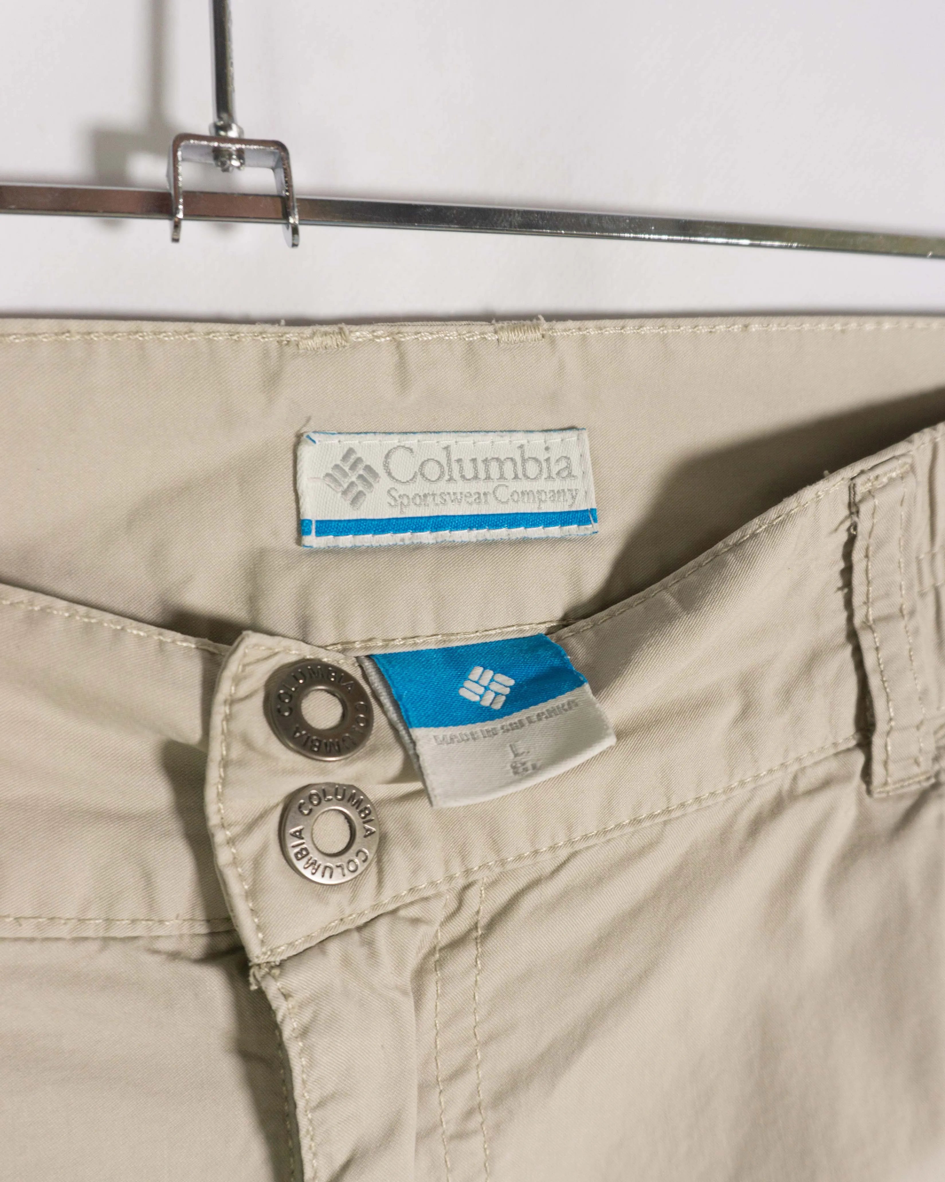 Pantalón Corto Columbia Beige Vintage 00s — Talla L