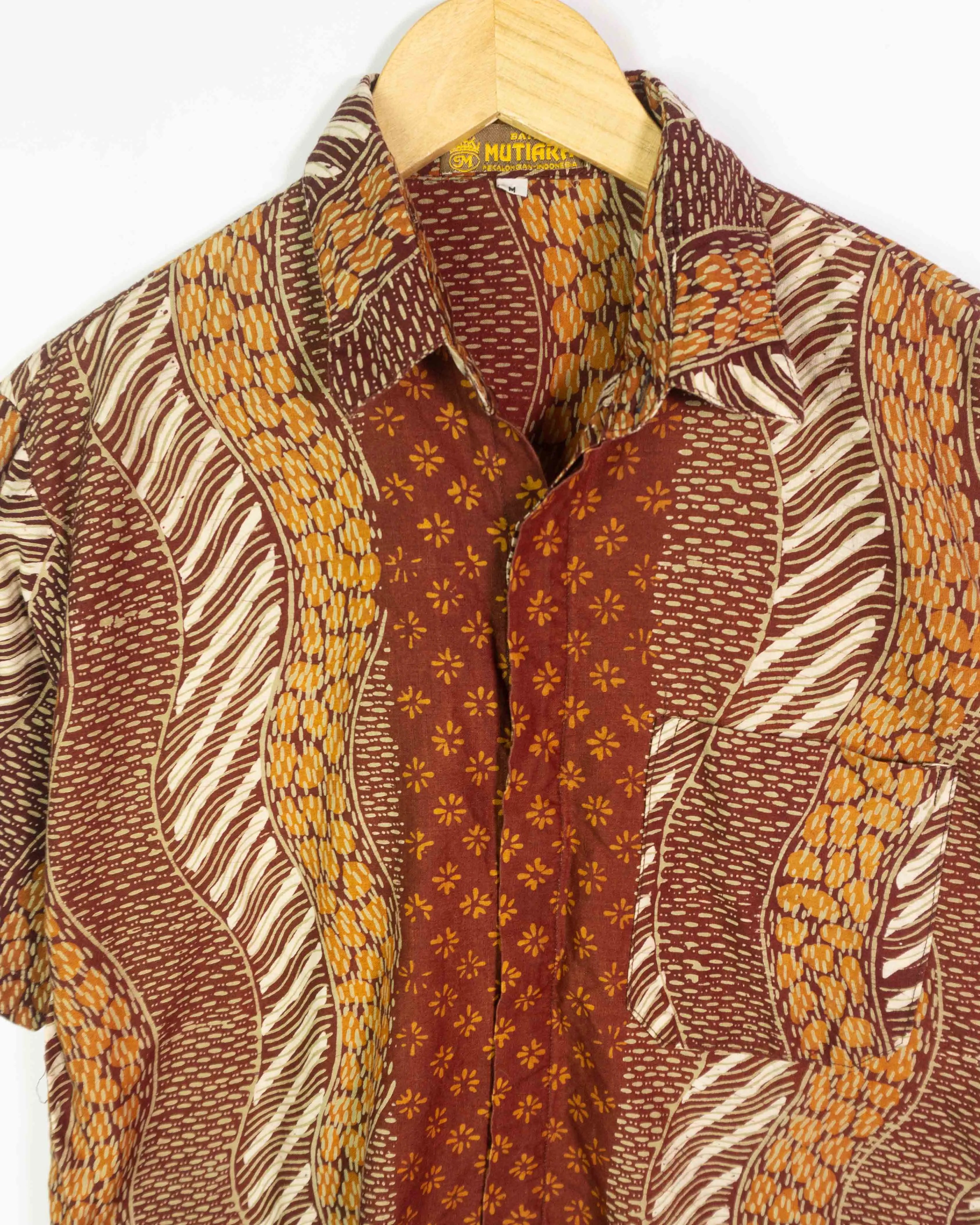 Camisa Batik Mutiara Vintage 80s Marrón — Talla M