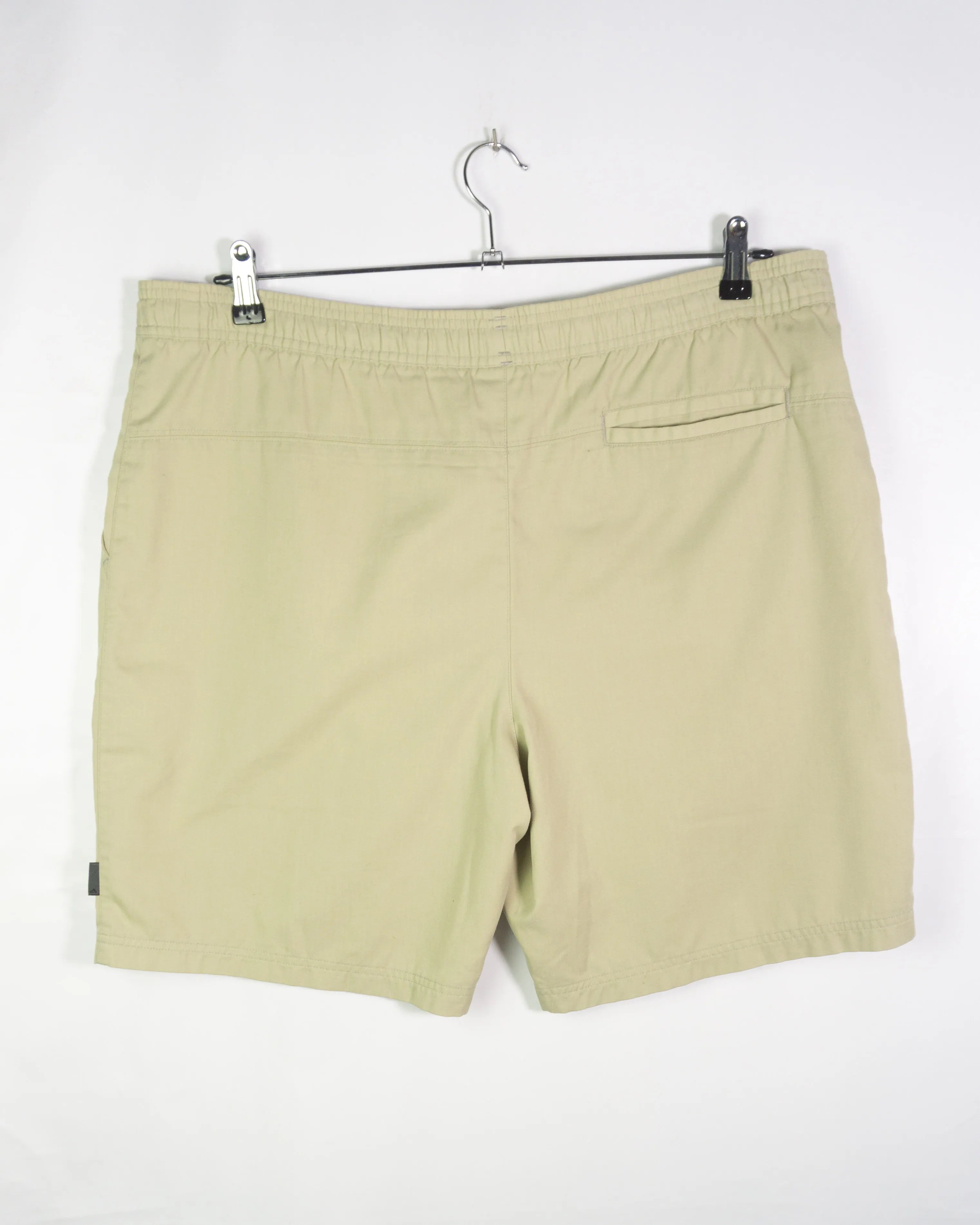 Pantalón Corto Adidas Deporte Caqui vintage 00s — Talla XL