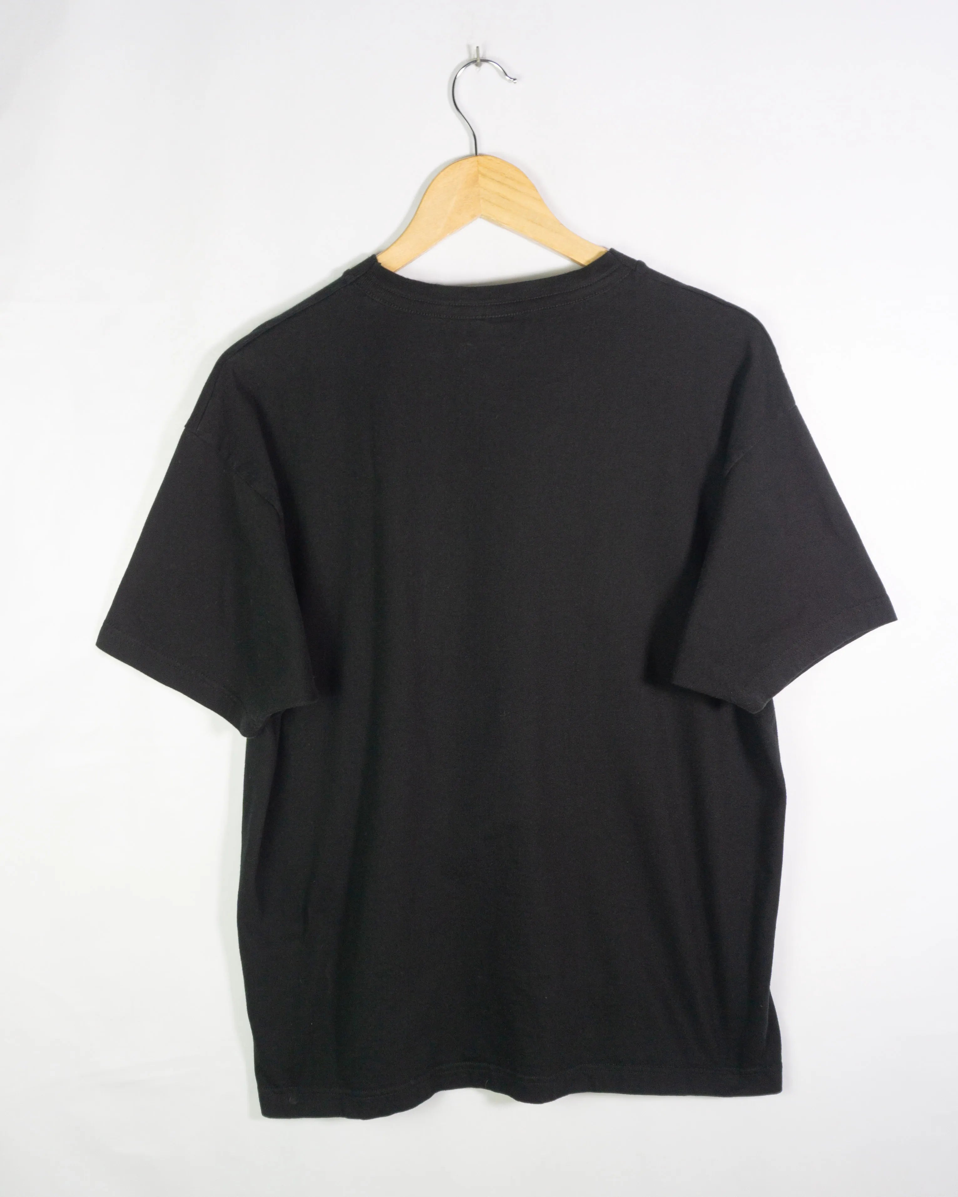 Camiseta Hanes Cuello V Rosa de los Vientos Negra 00s — Talla XL