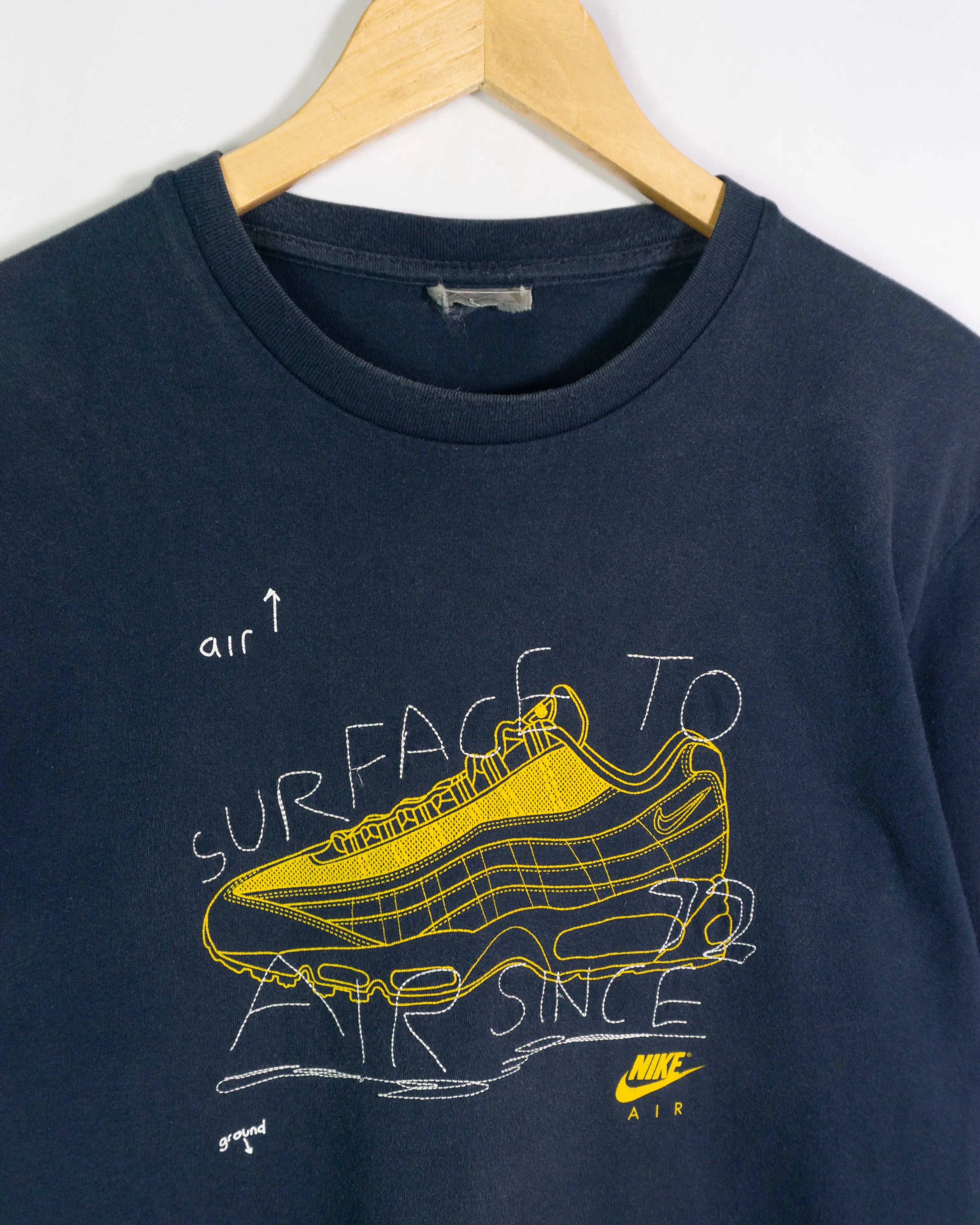 Camiseta Vintage Nike Air Max 95 Surface To Air Marino 90s — Talla M