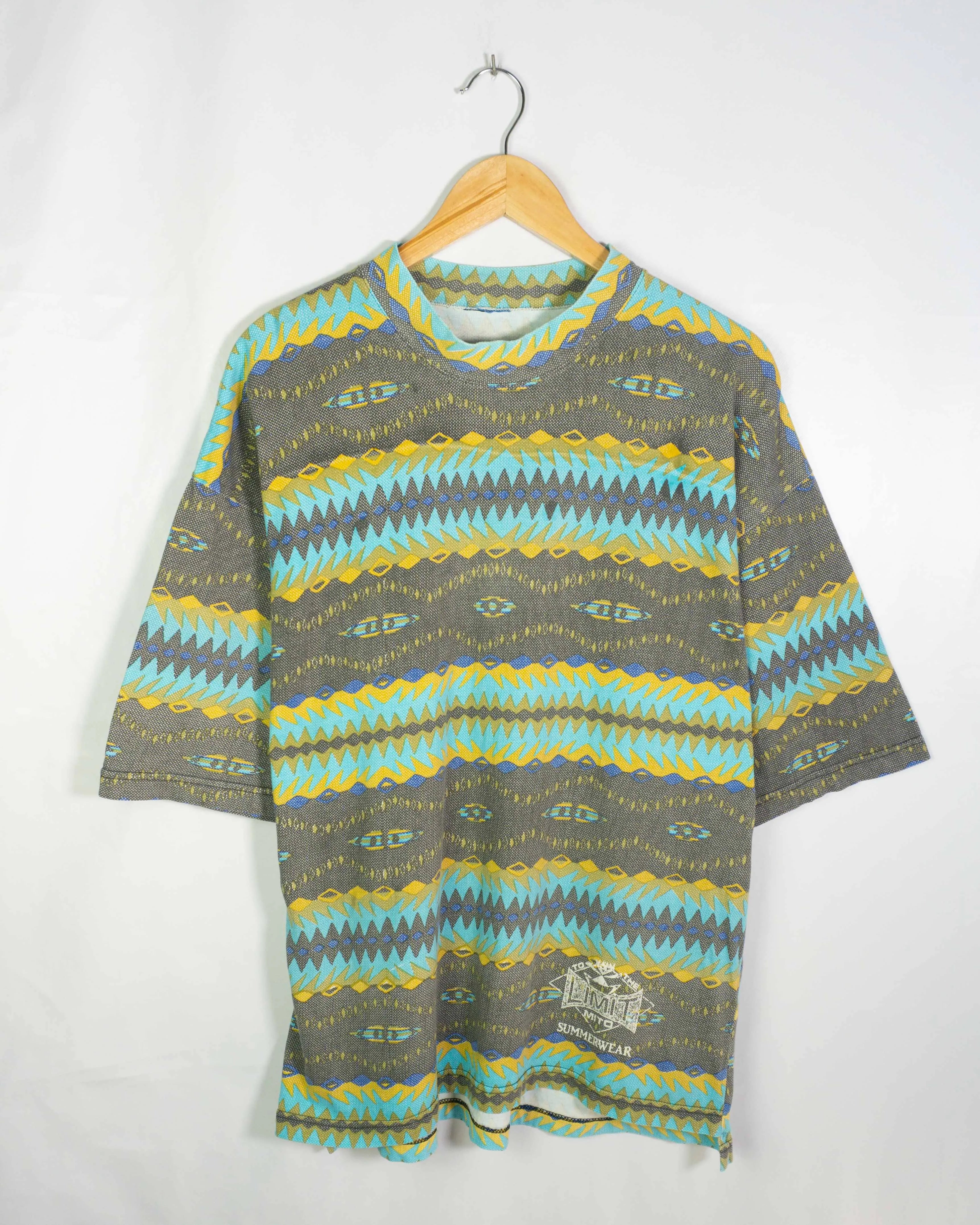 Camiseta Azteca Multicolor Vintage 90s Crazy Pattern — Talla L