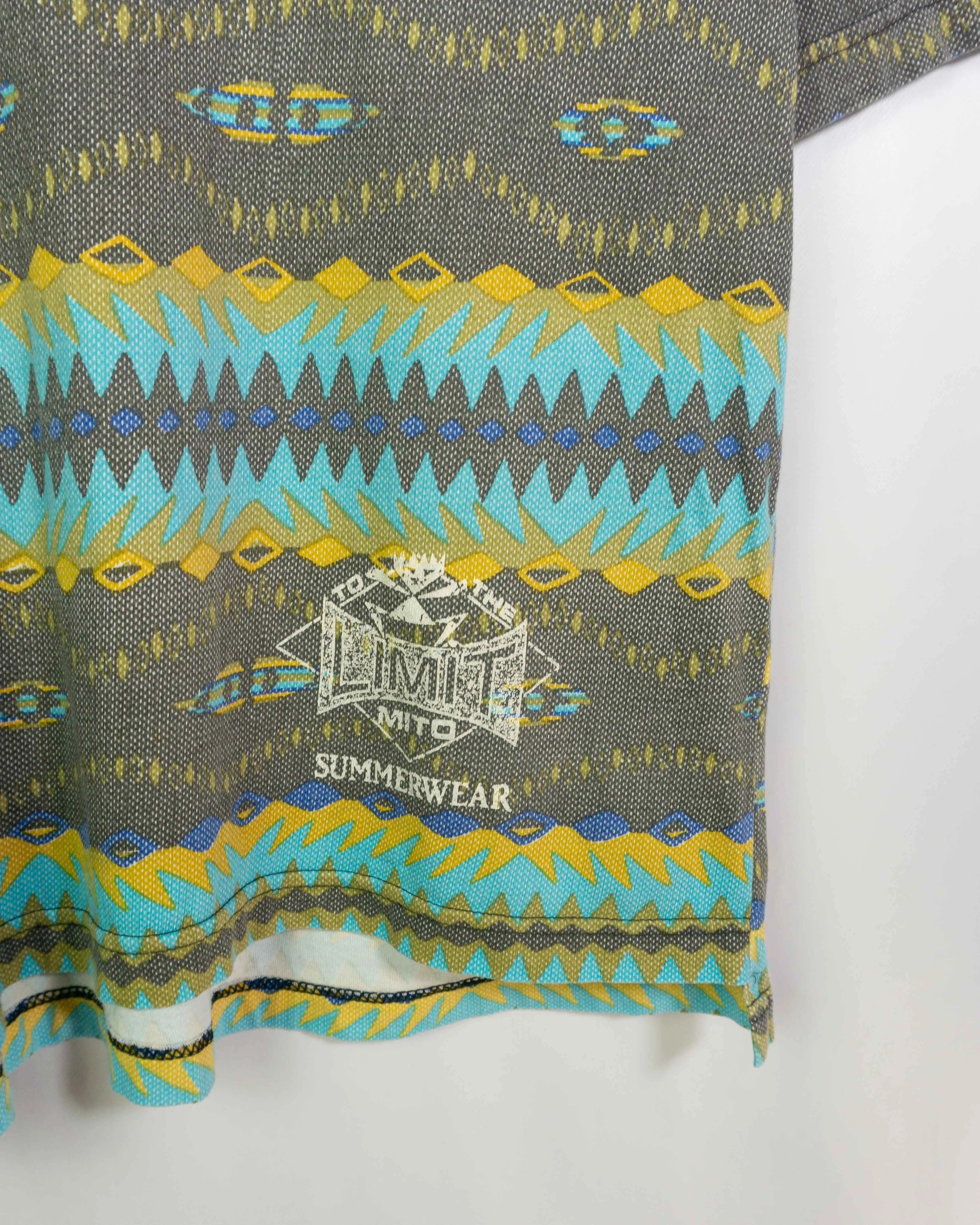 Camiseta Azteca Multicolor Vintage 90s Crazy Pattern — Talla L