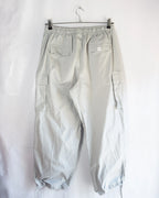 Pantalón Cargo Nike Nylon Parachute Gris Claro — Talla L